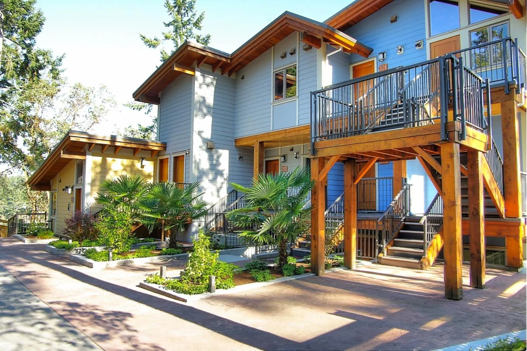 Property building in Mariner's Loft - Salt Spring Island