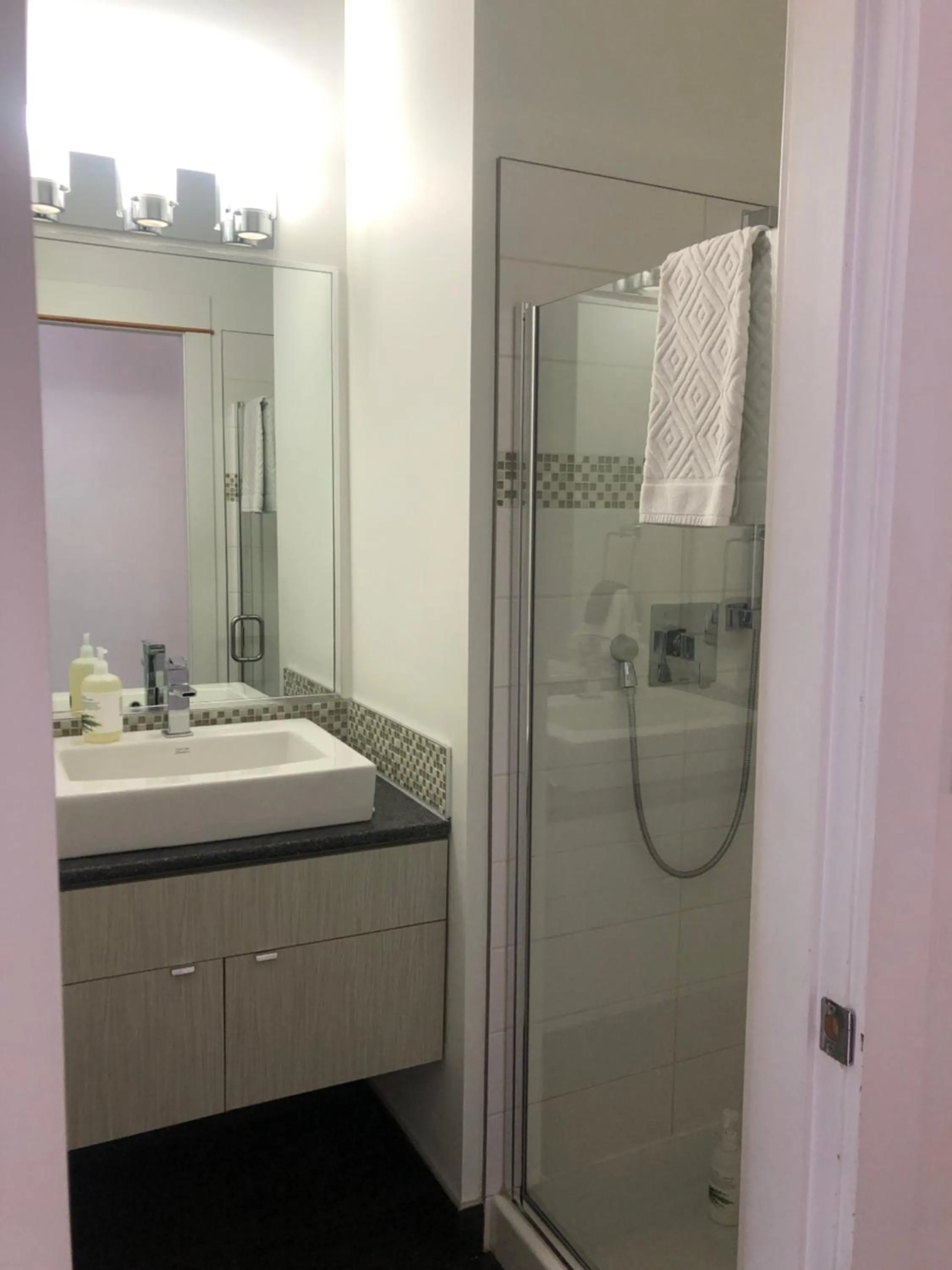 Mariner's Loft - Salt Spring Island