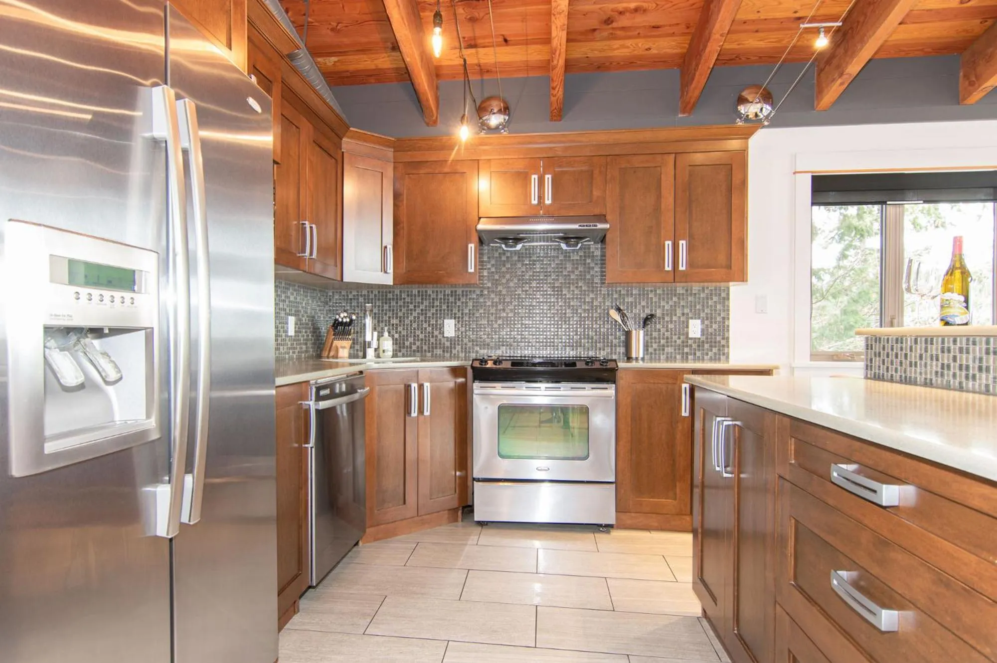 kitchen in Mariner's Loft - Salt Spring Island
