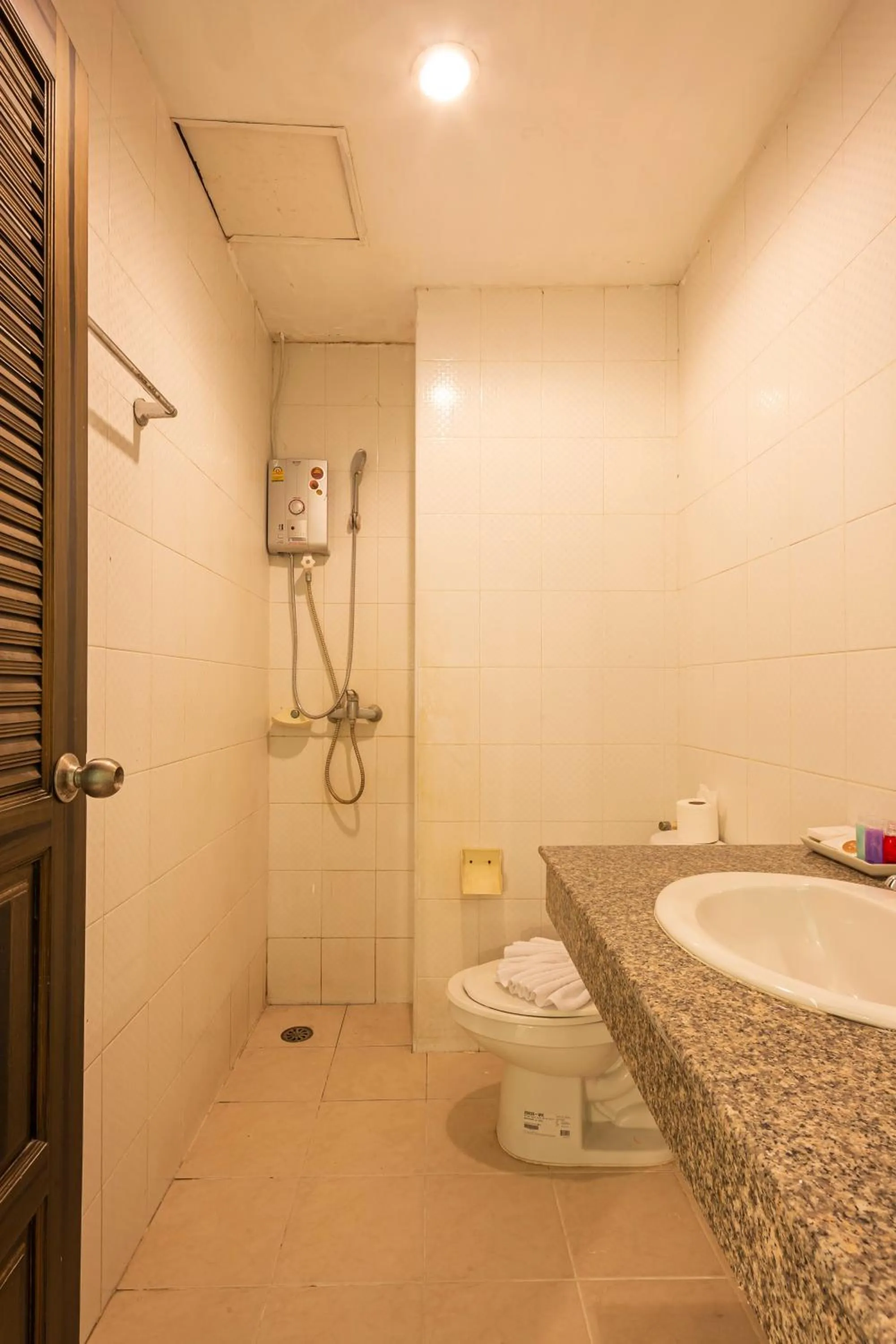 Shower in Add Plus Hotel & SPA