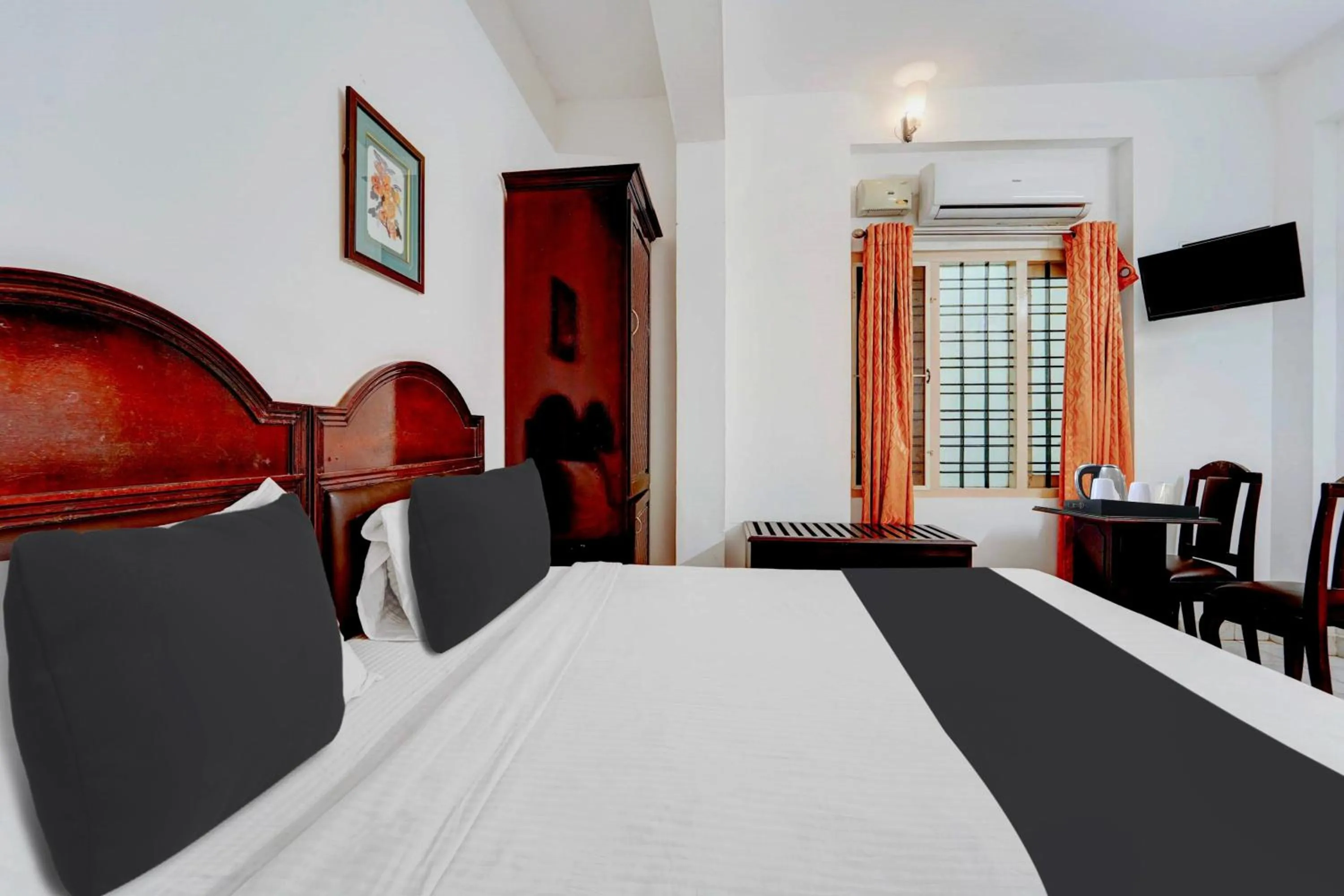 Bedroom, Bed in Super Collection O Chalai Bazaar Near Railway Station formerly Galaxy Inn