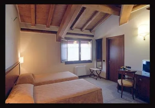 Photo of the whole room, Bed in Hotel Fondo Catena