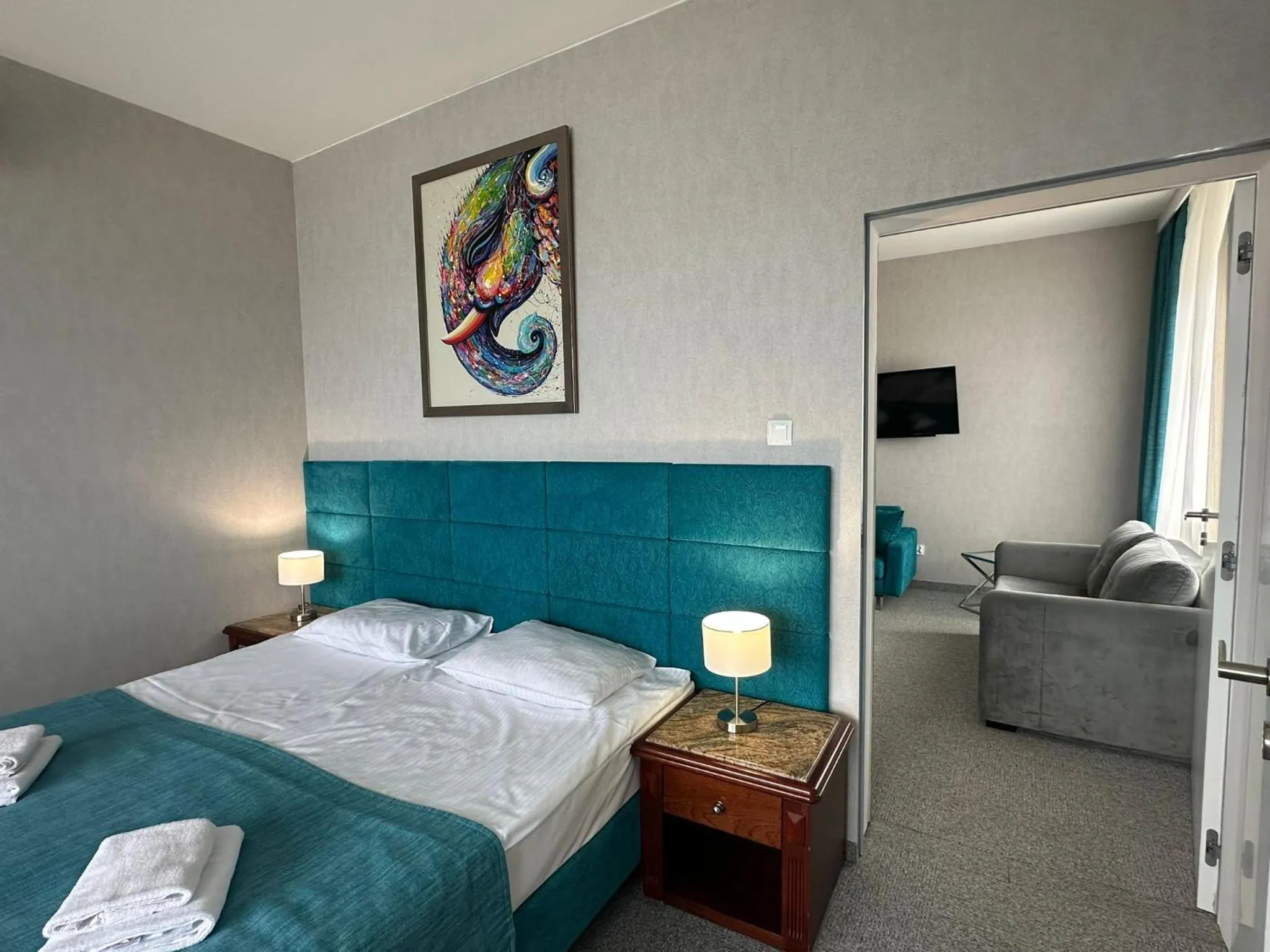 Bed in Arka Medical Spa