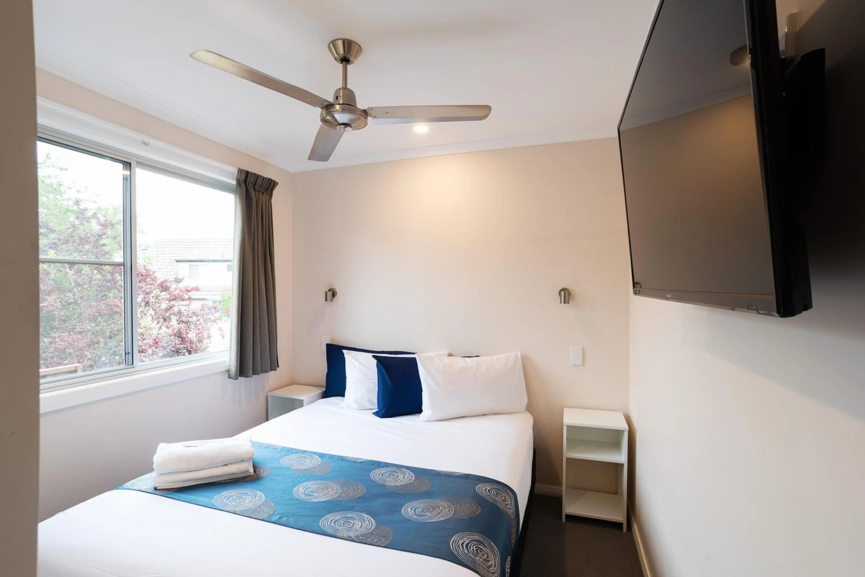 TV and multimedia, Bed in Crestview Tourist Park