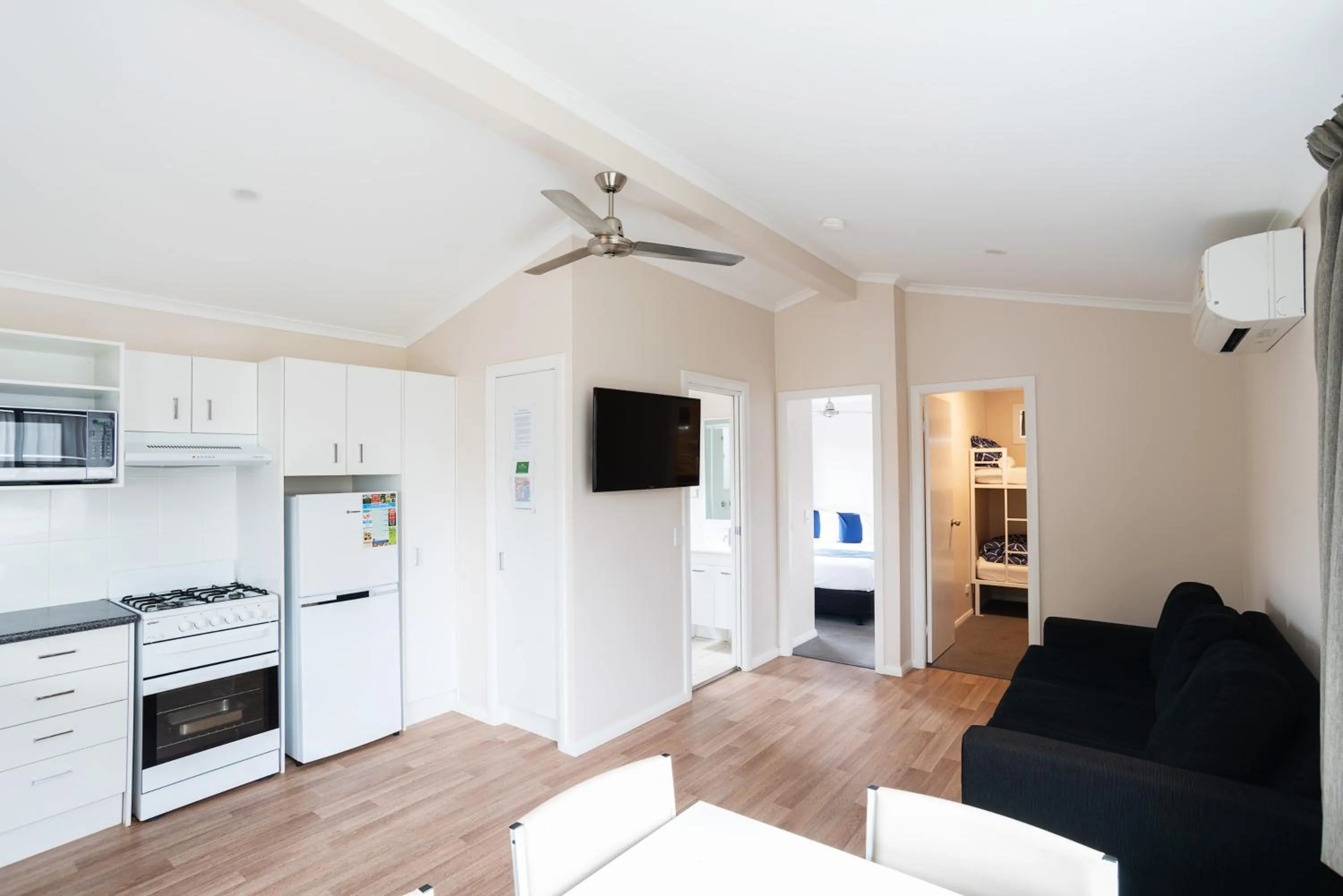 TV and multimedia in Crestview Tourist Park