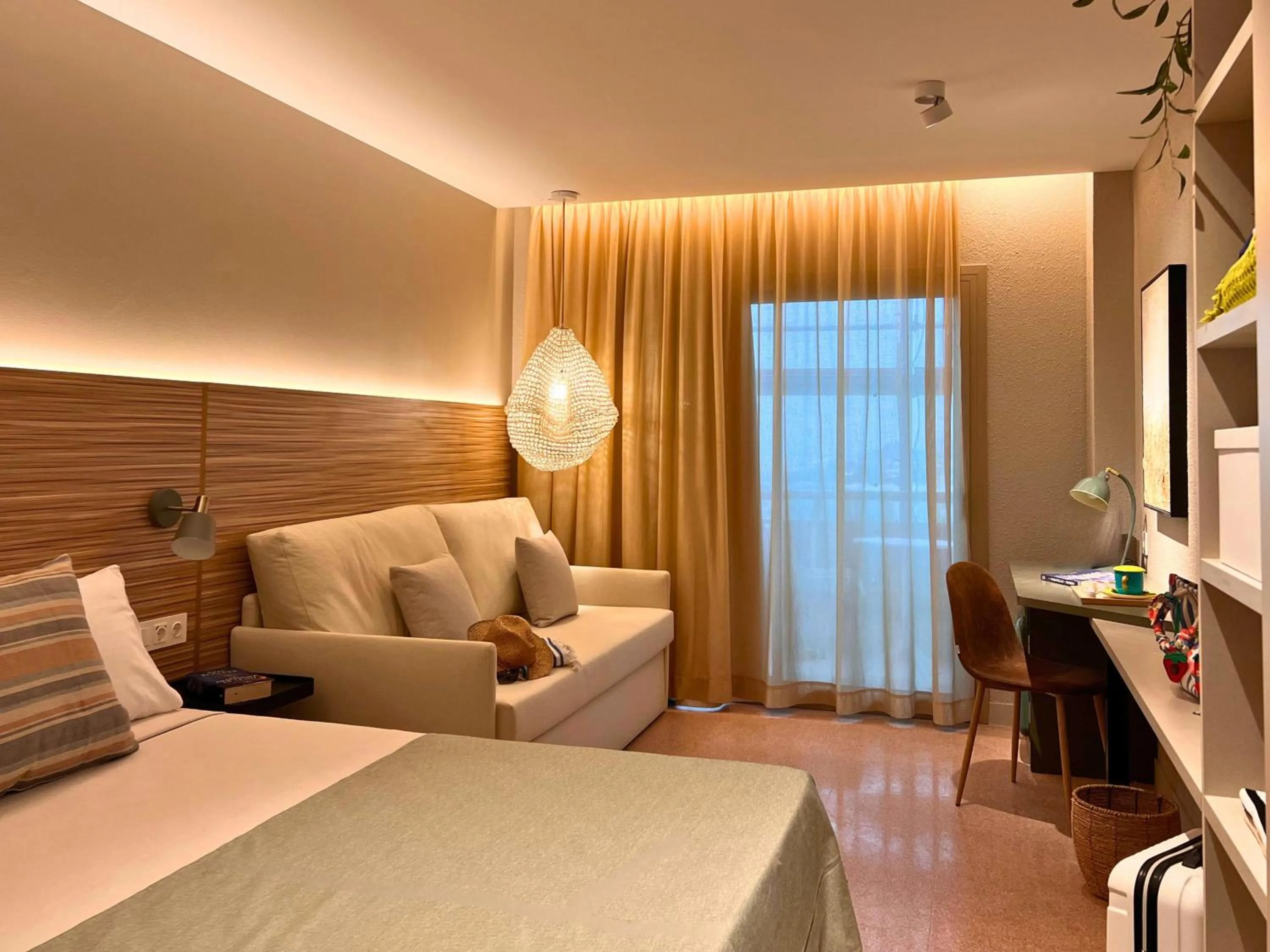 Photo of the whole room, Bed in ALEGRIA El Mar 4 SUP