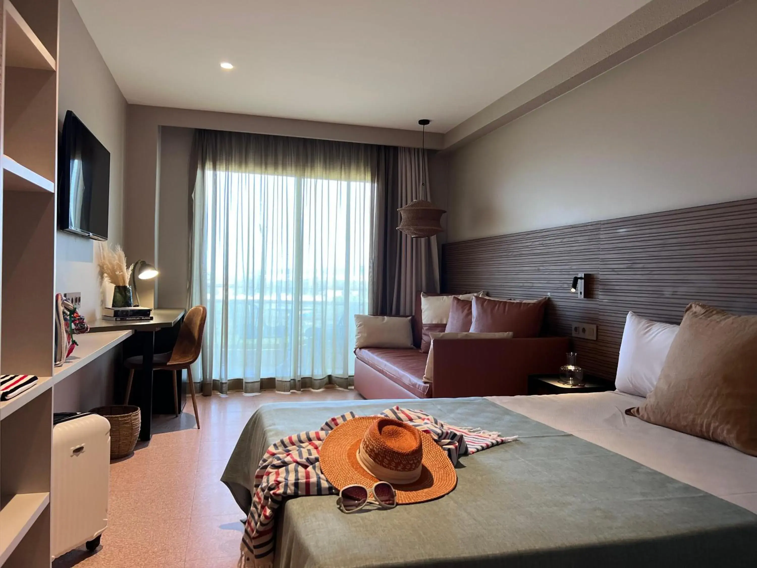 Triple Room (2 Adults + 1 Child) in ALEGRIA El Mar 4 SUP Triple Room (2 Adults + 1 Child) in ALEGRIA El Mar 4 SUP