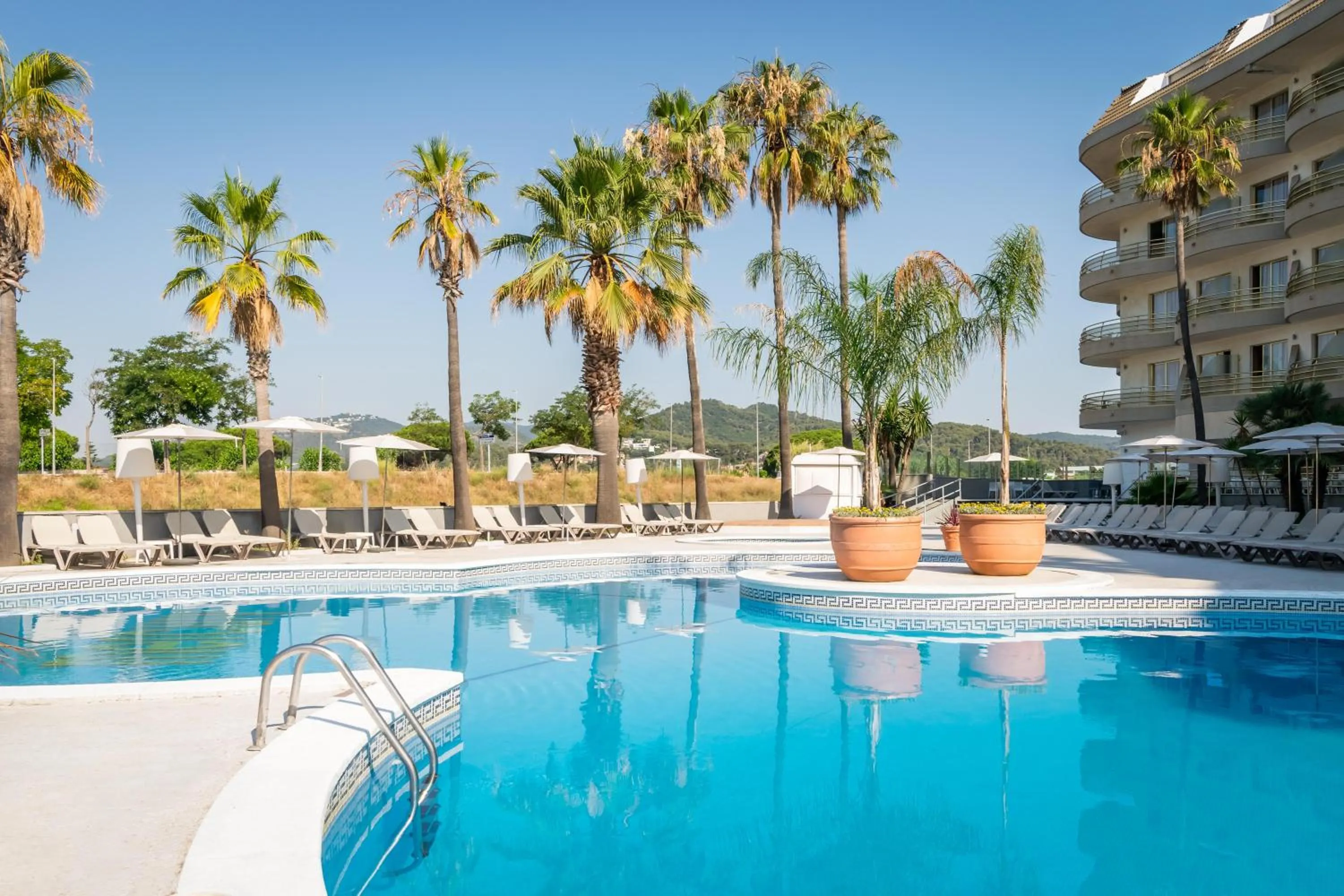 Swimming pool in ALEGRIA El Mar 4 Sup