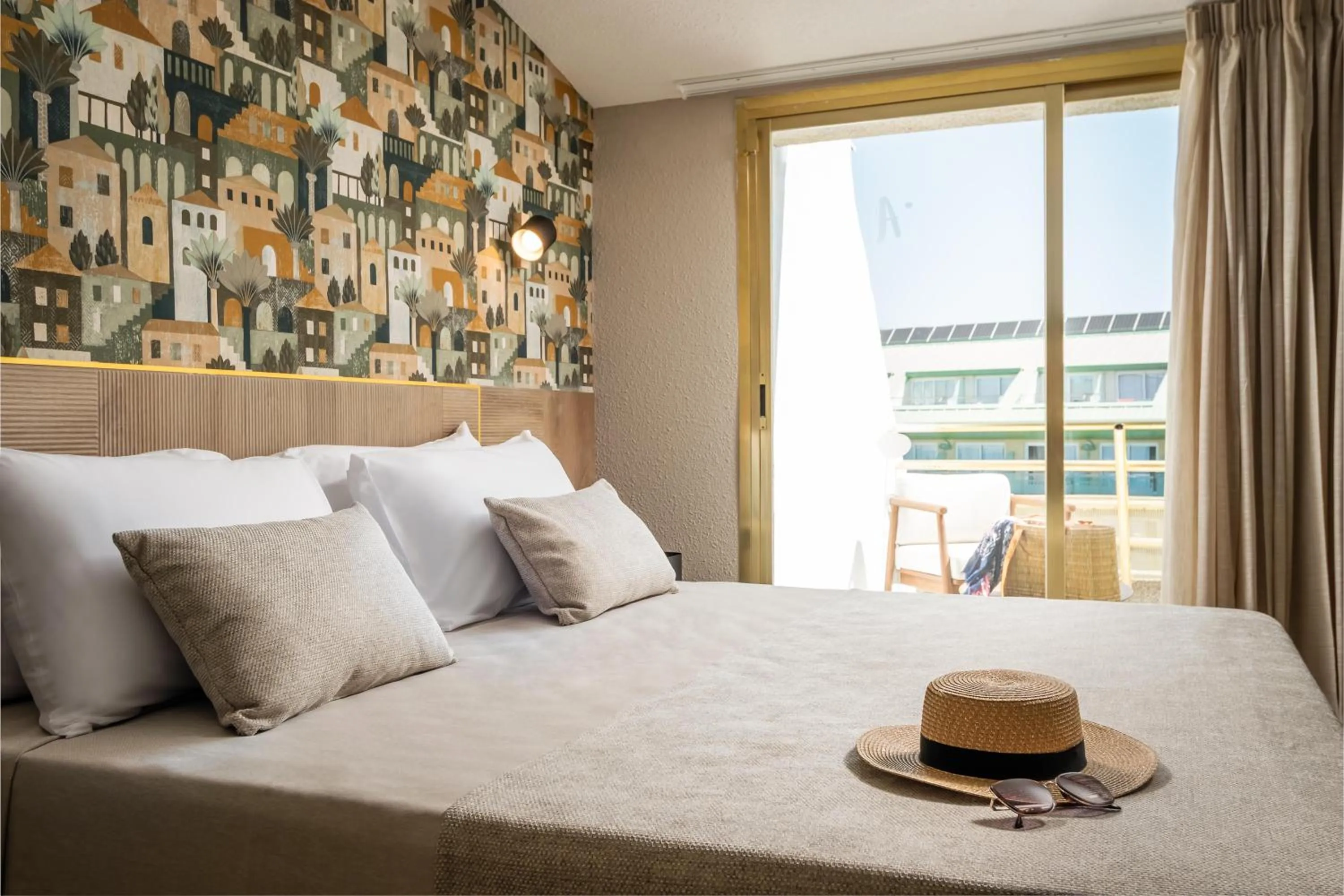 Photo of the whole room, Bed in ALEGRIA El Mar 4 Sup