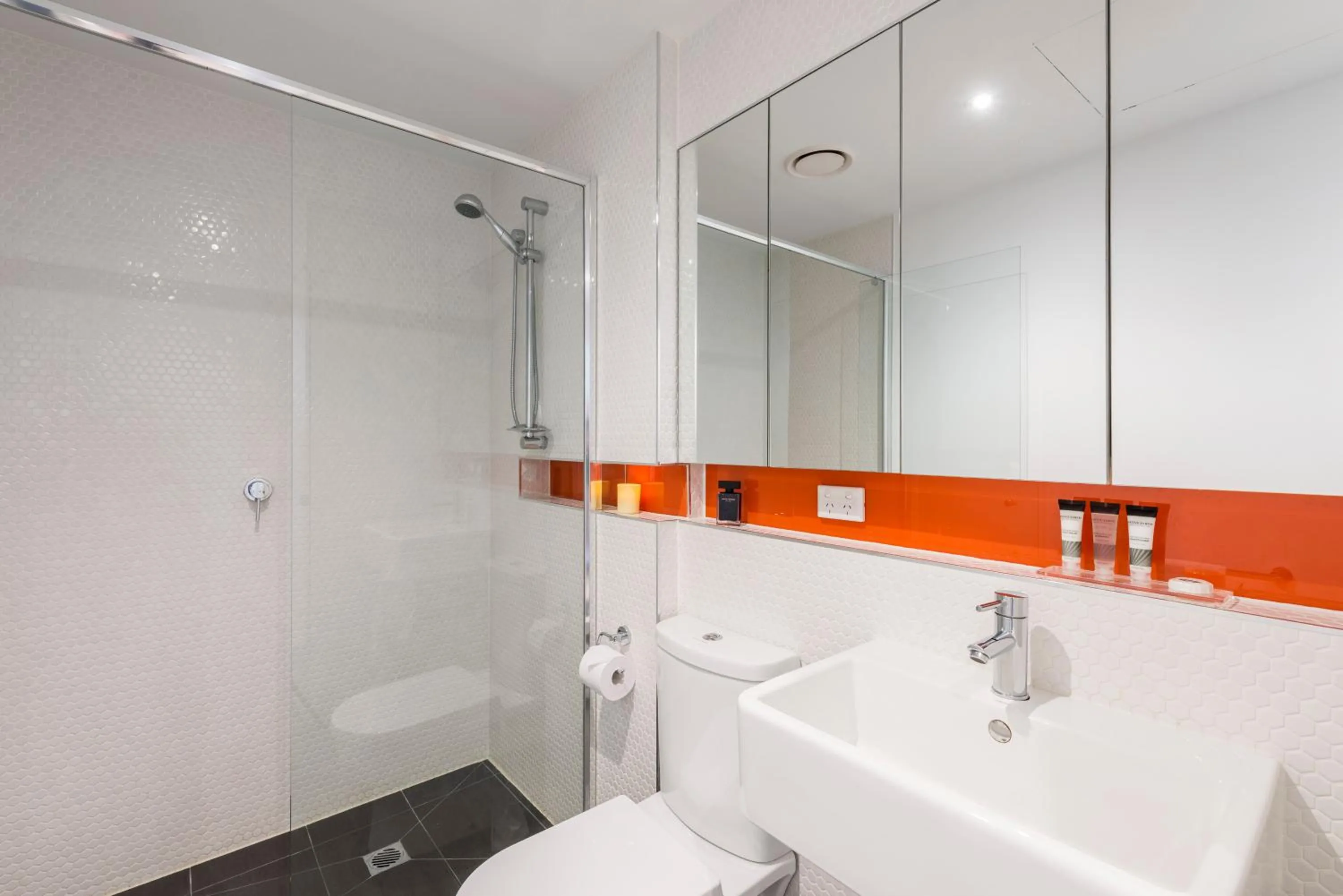 Toilet in Oaks Melbourne South Yarra Suites