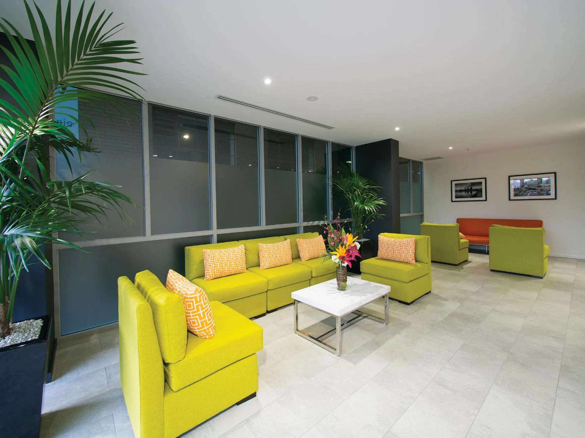 Lobby or reception in Oaks Melbourne South Yarra Suites