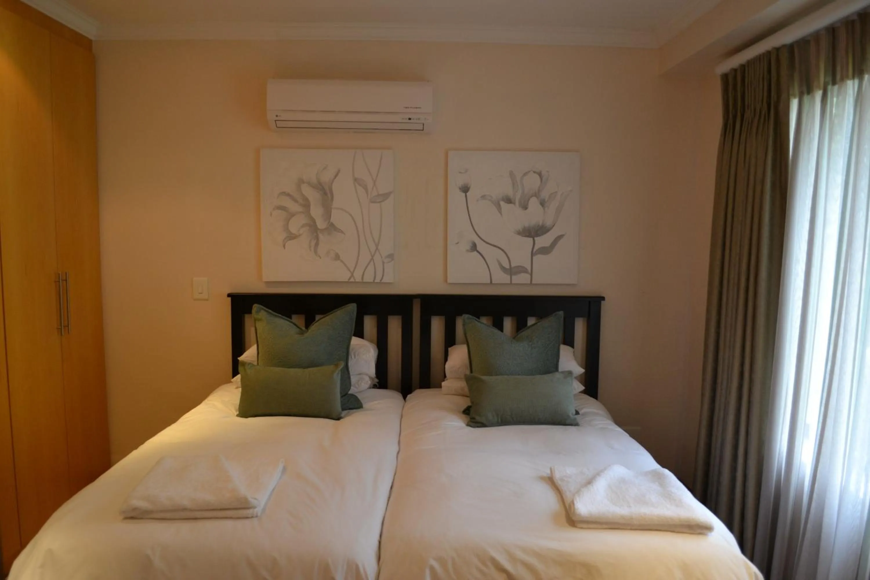 Bedroom, Bed in Pearl Valley-Golf Safari SA