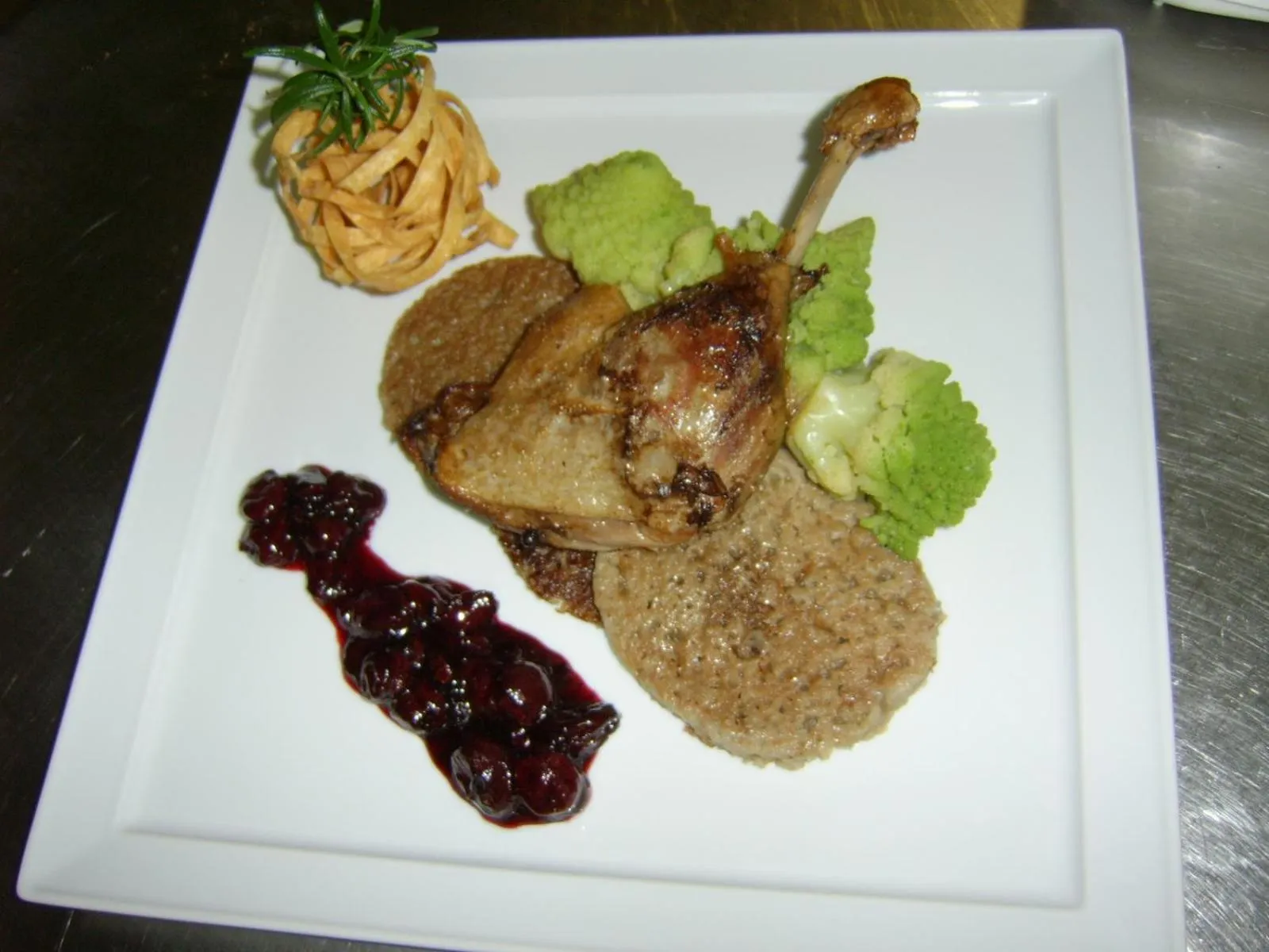 Restaurant/places to eat in Grot Hotel