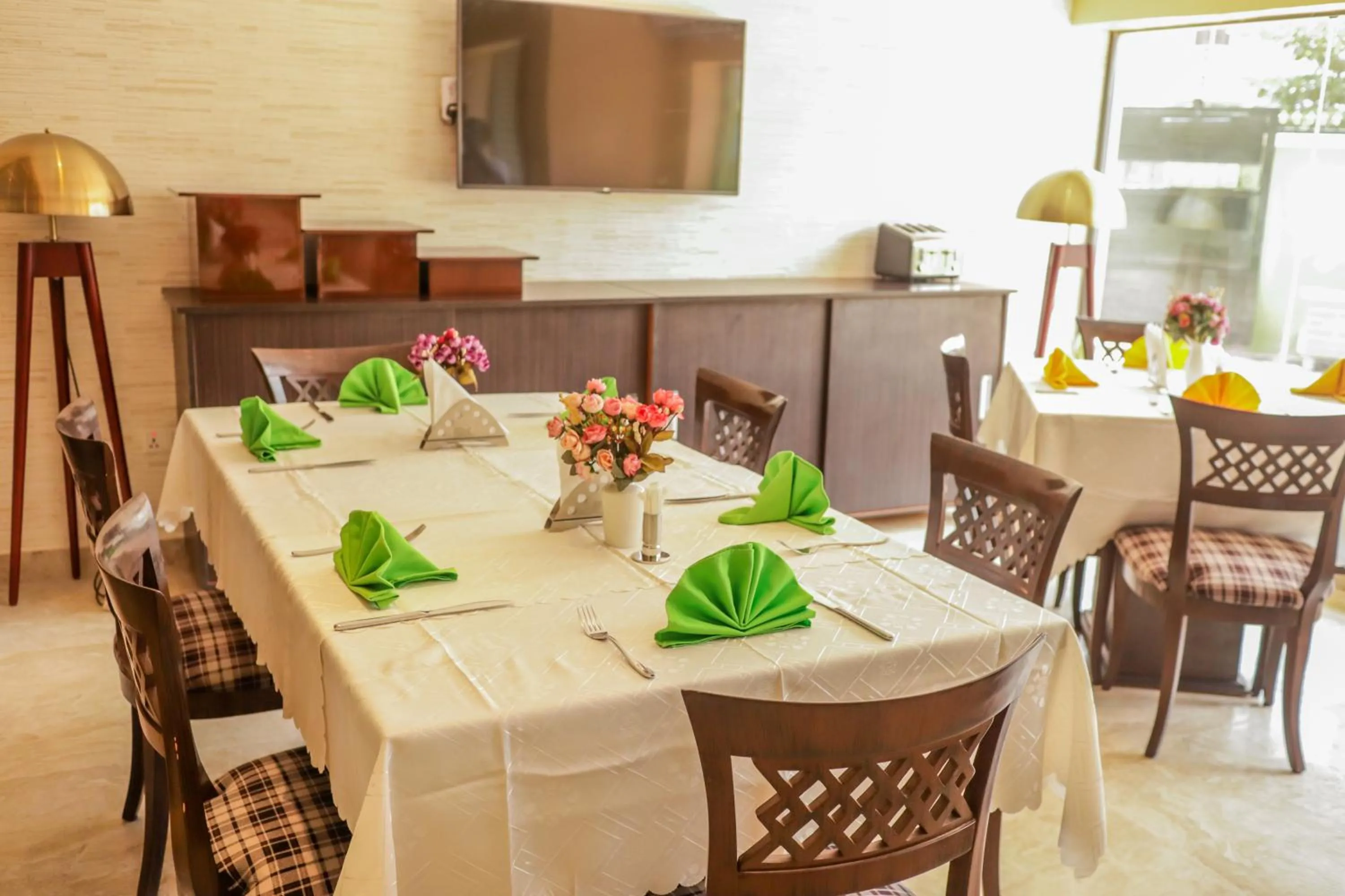 Restaurant/places to eat in De Rembrandt Classic Hotel