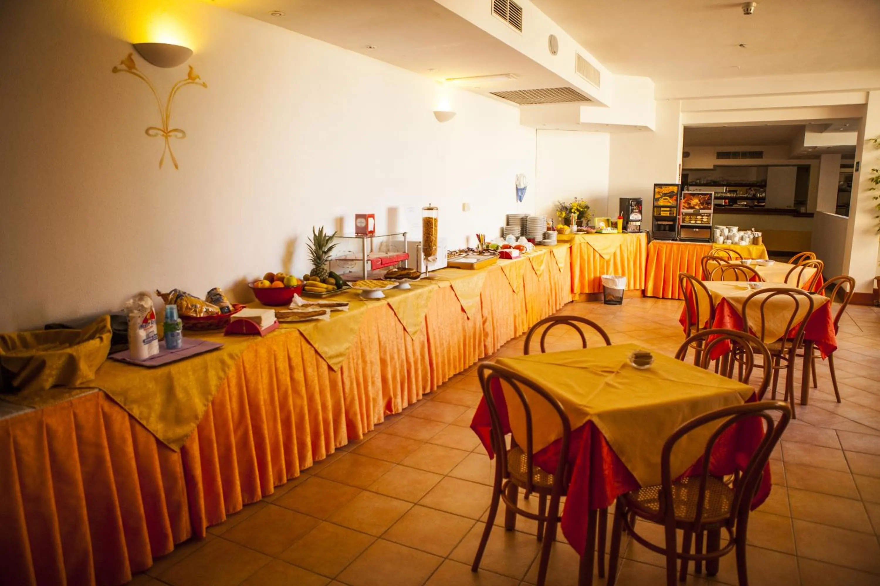 Restaurant/places to eat in Hotel Piccada