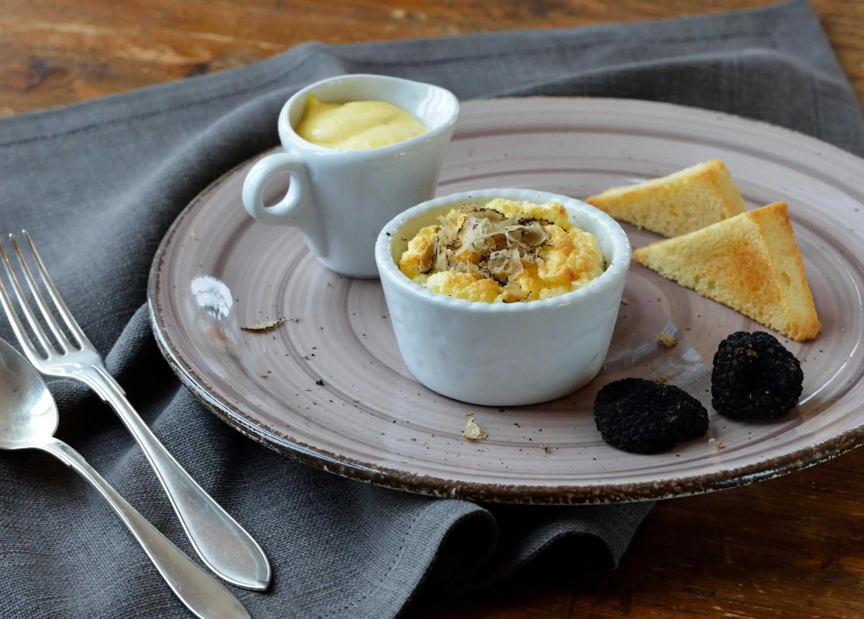 Food and drinks in Antico Borgo Di Tabiano Castello - Relais de Charme