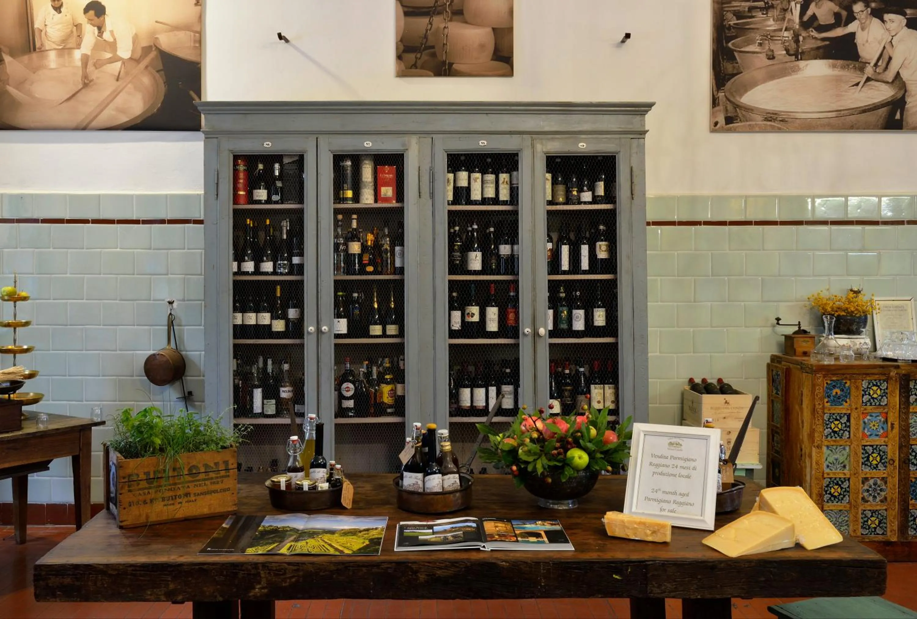 Lounge or bar in Antico Borgo Di Tabiano Castello - Relais de Charme