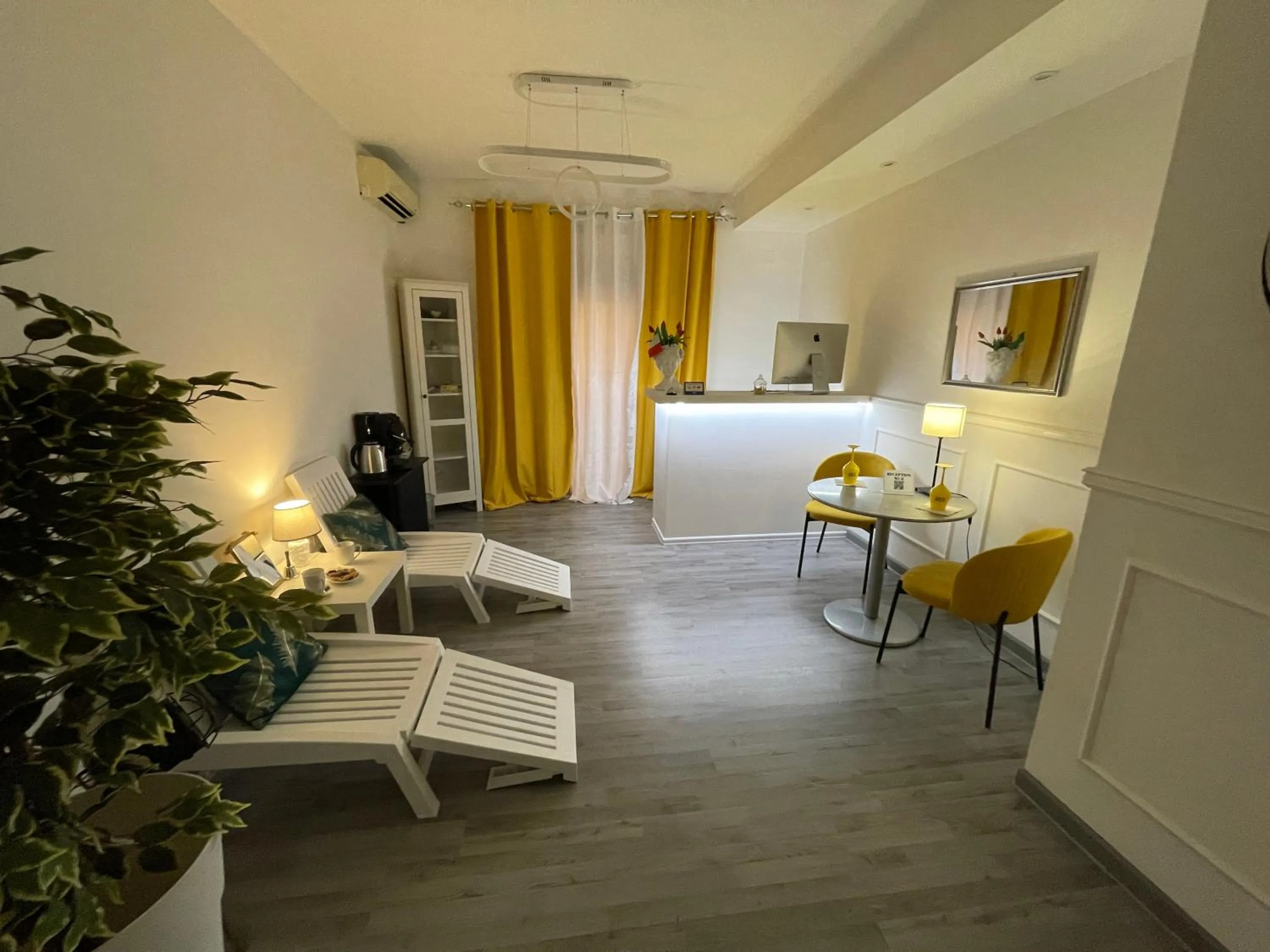 Lounge or bar in Le Suite del Lungomare Catania
