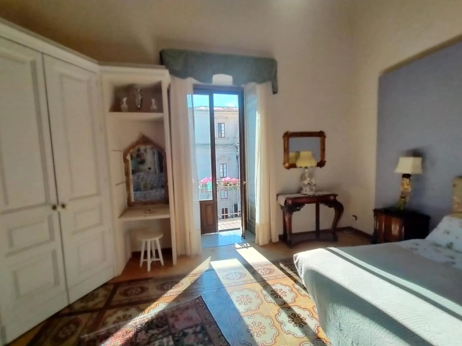 Bed in Crociferi B&B