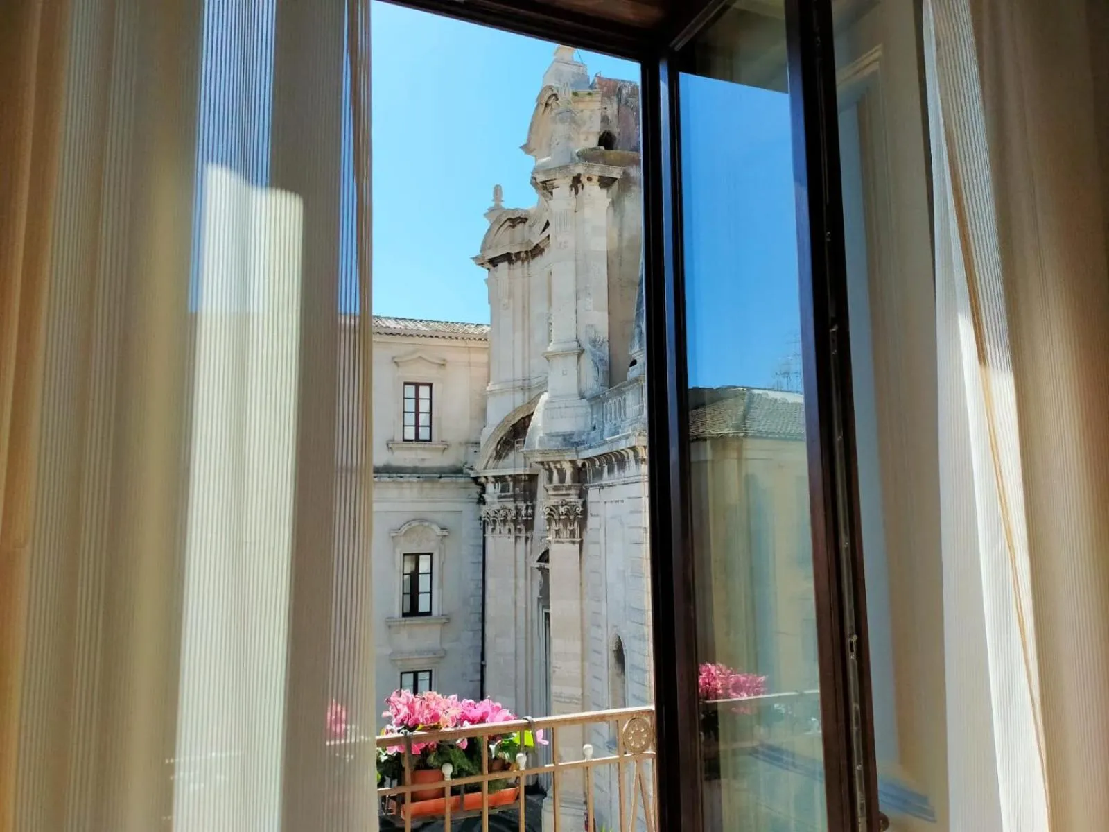 Quiet street view in Crociferi B&B