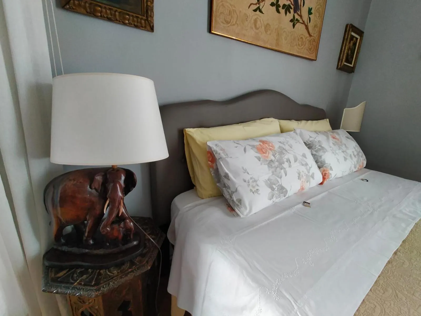 Bed in Crociferi B&B