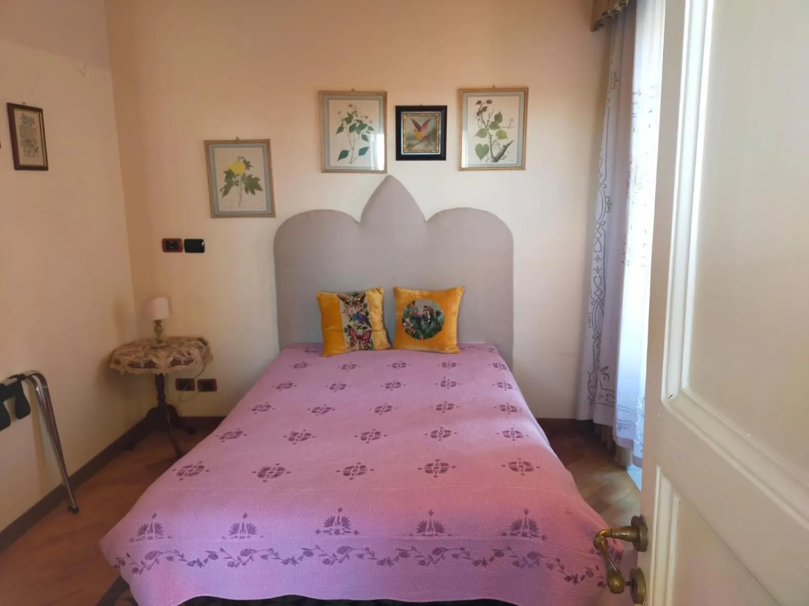 Bed in Crociferi B&B