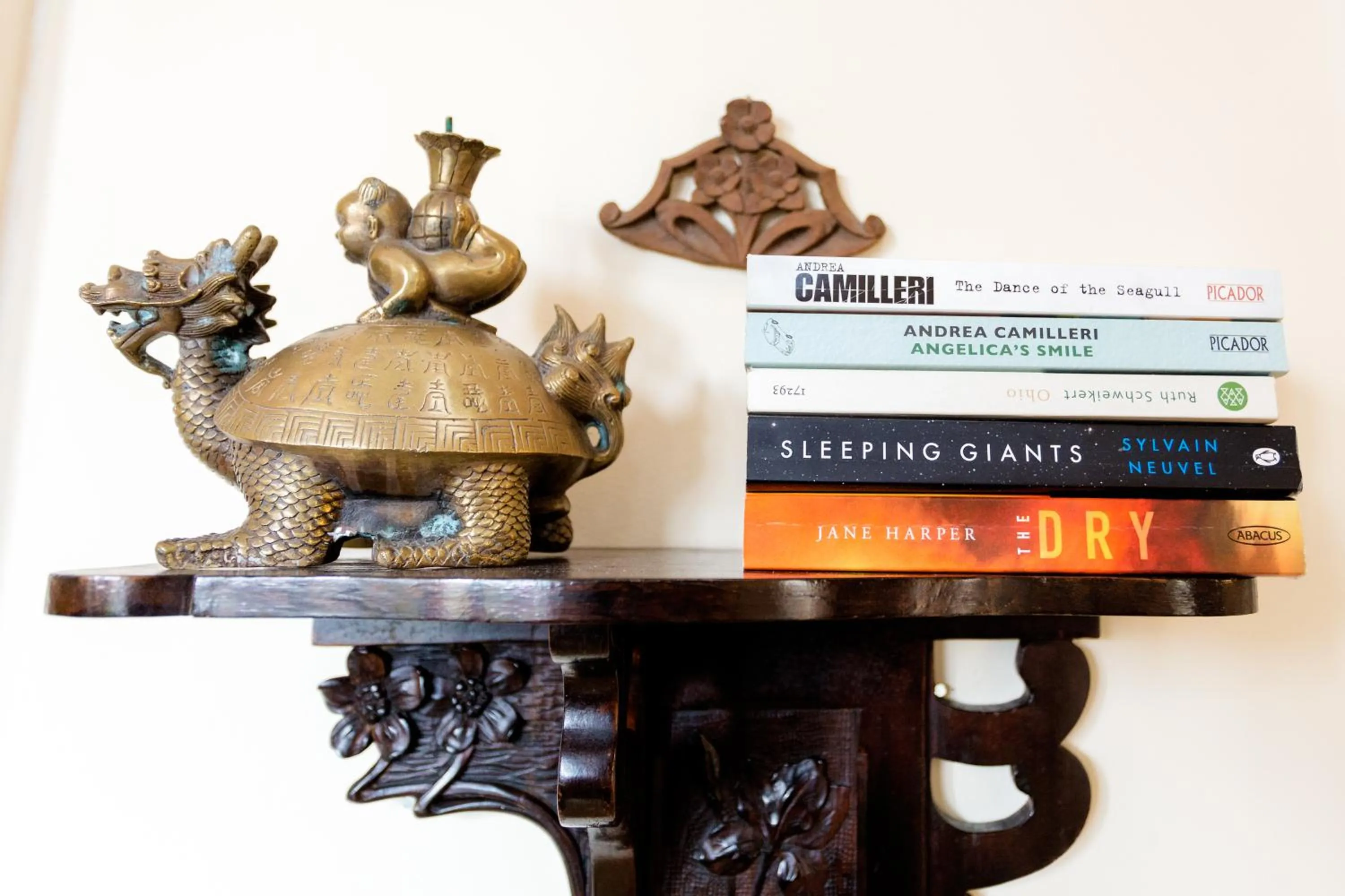 Library in Crociferi B&B