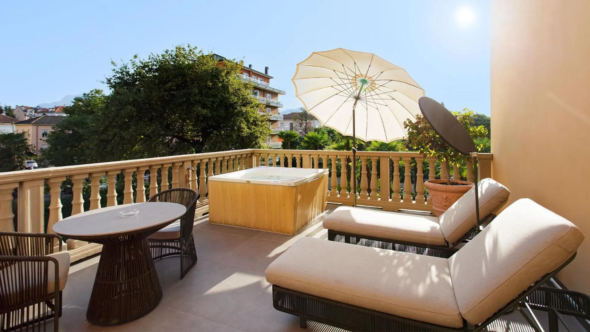 Balcony/Terrace in Camin Hotel Luino