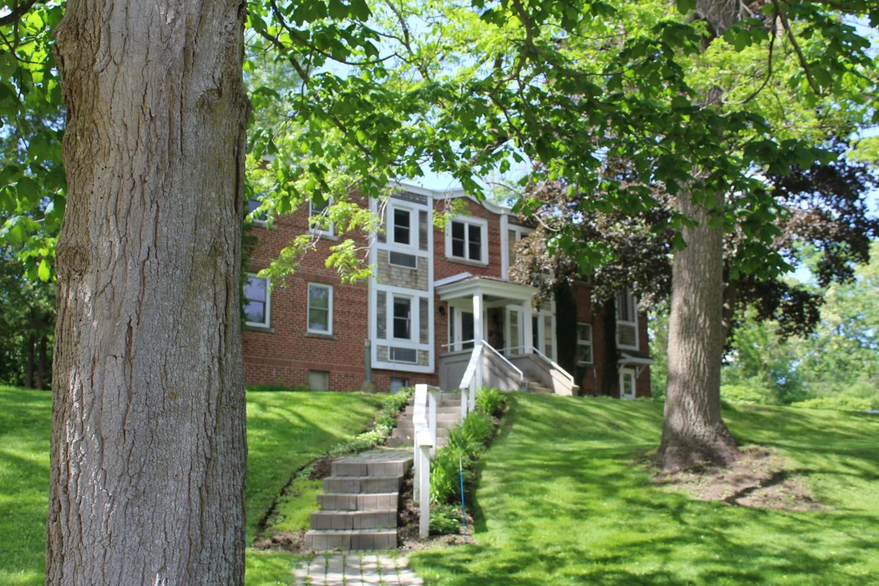Property building in Westover Inn
