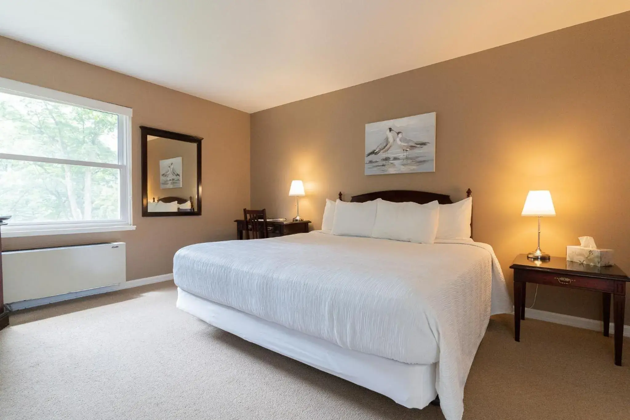 Studio with Balcony in Westover Inn Studio with Balcony in Westover Inn