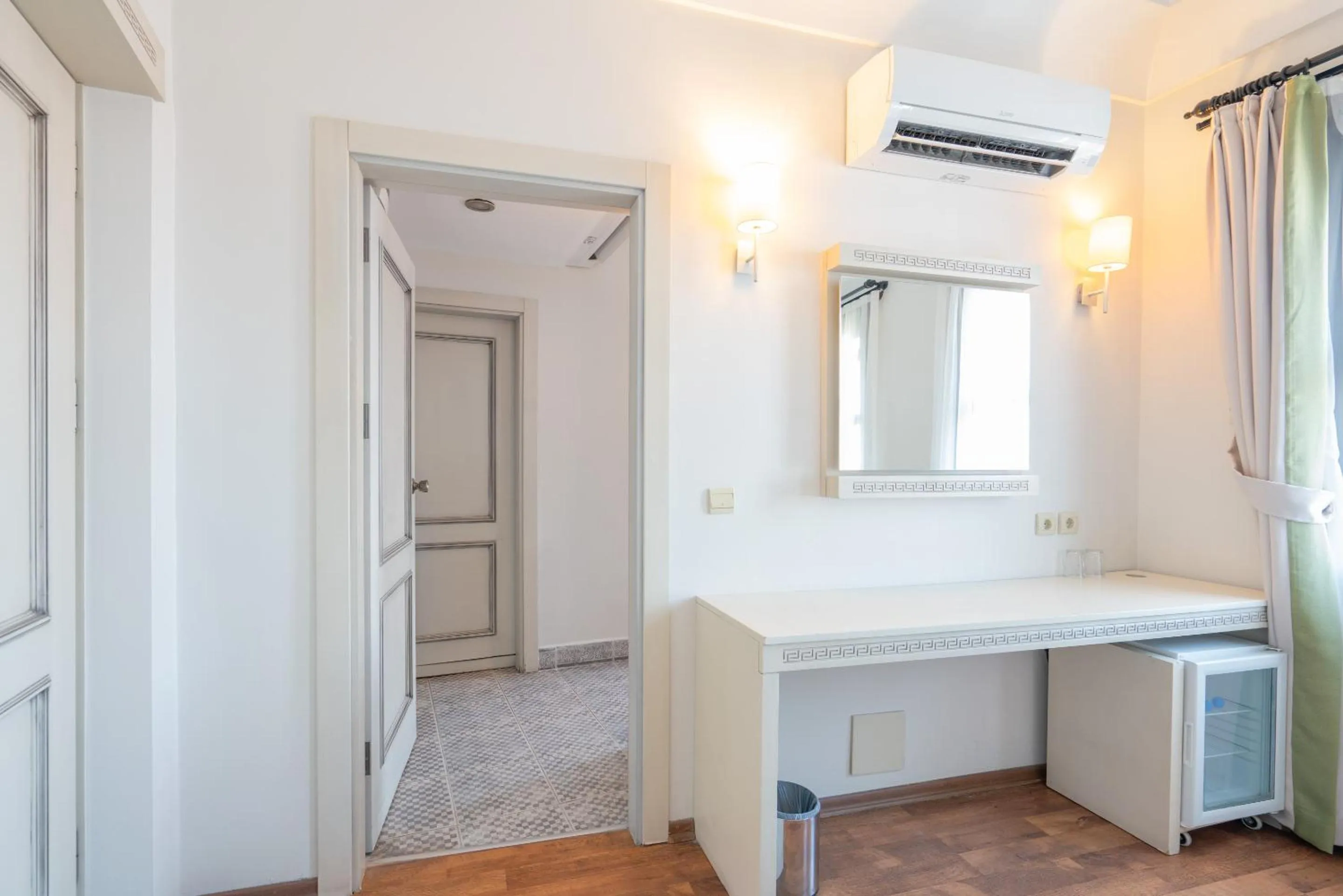 Family in Aspen Hotel Kaleiçi