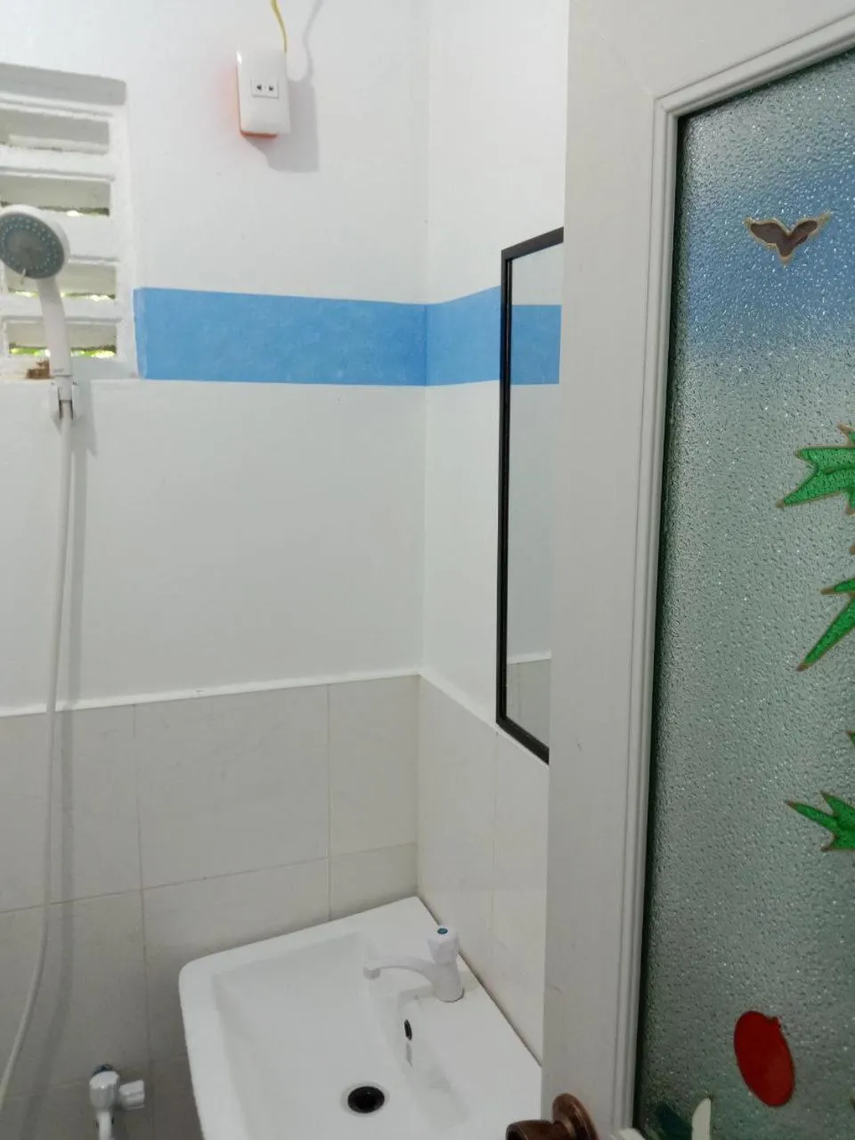 Bathroom in RedDoorz @ Isla Virginia Beach Resort Aurora Baler