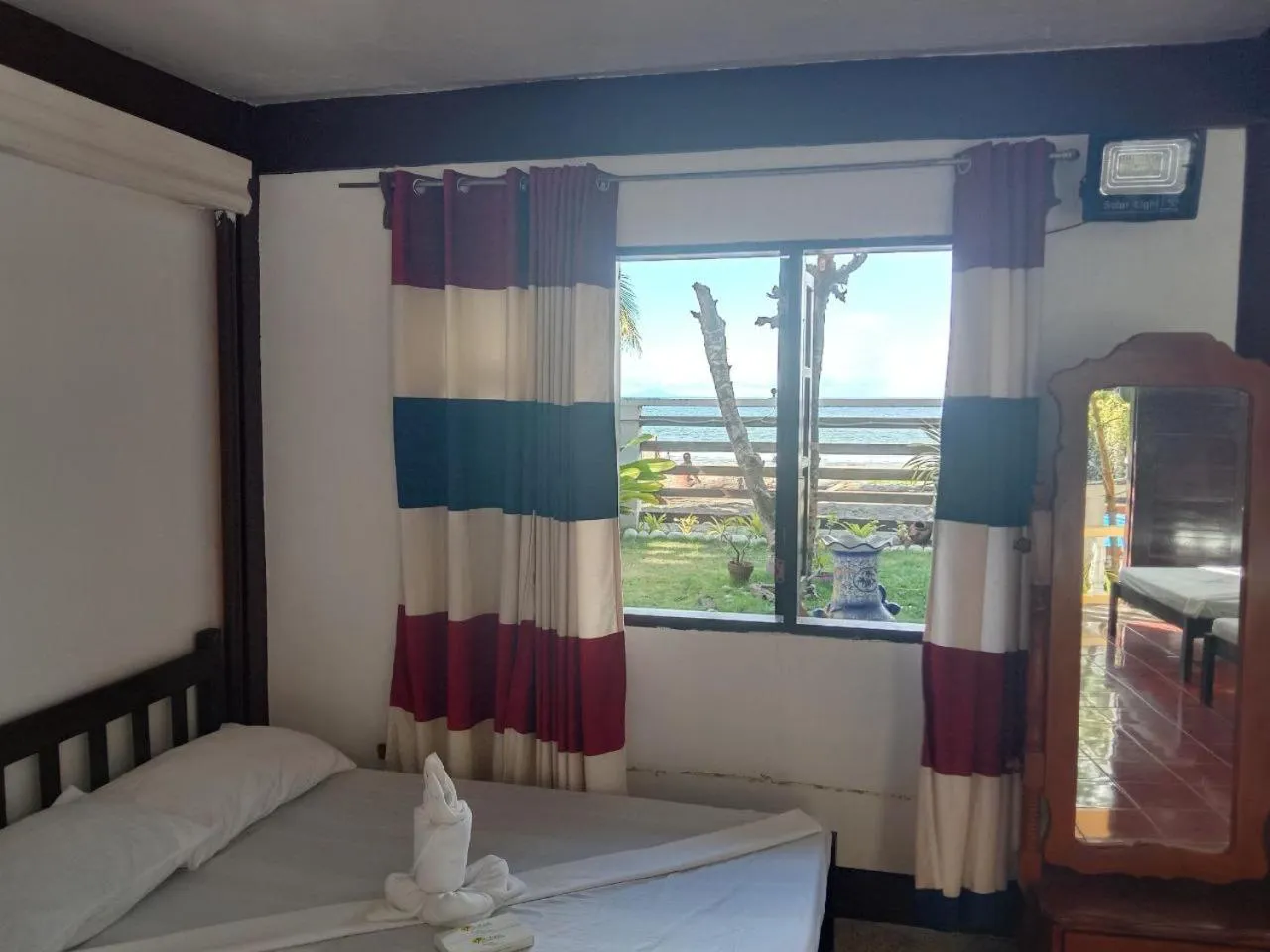 Bed in RedDoorz @ Isla Virginia Beach Resort Aurora Baler