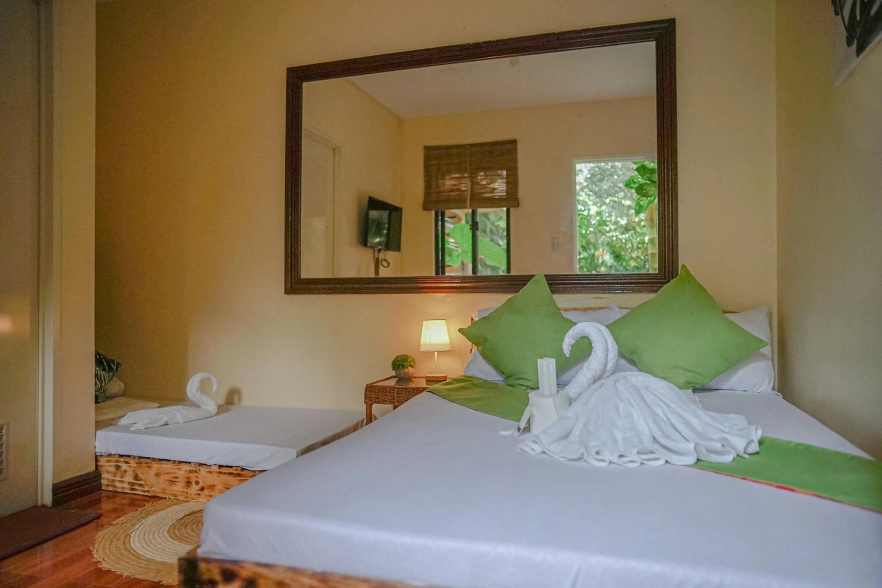 Bedroom, Bed in The Palms Resort & Bar