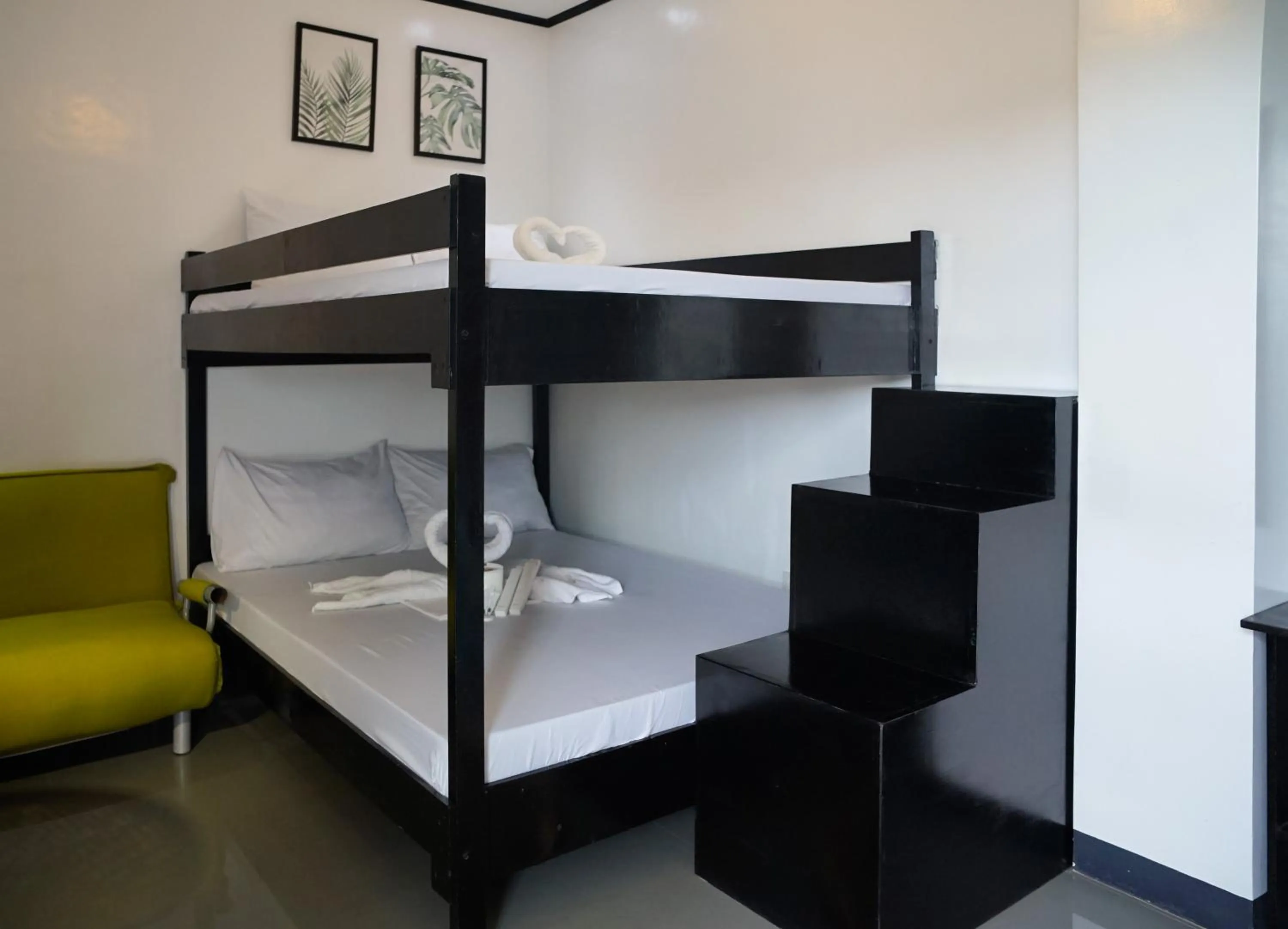 bunk bed, Bed in The Palms Resort & Bar