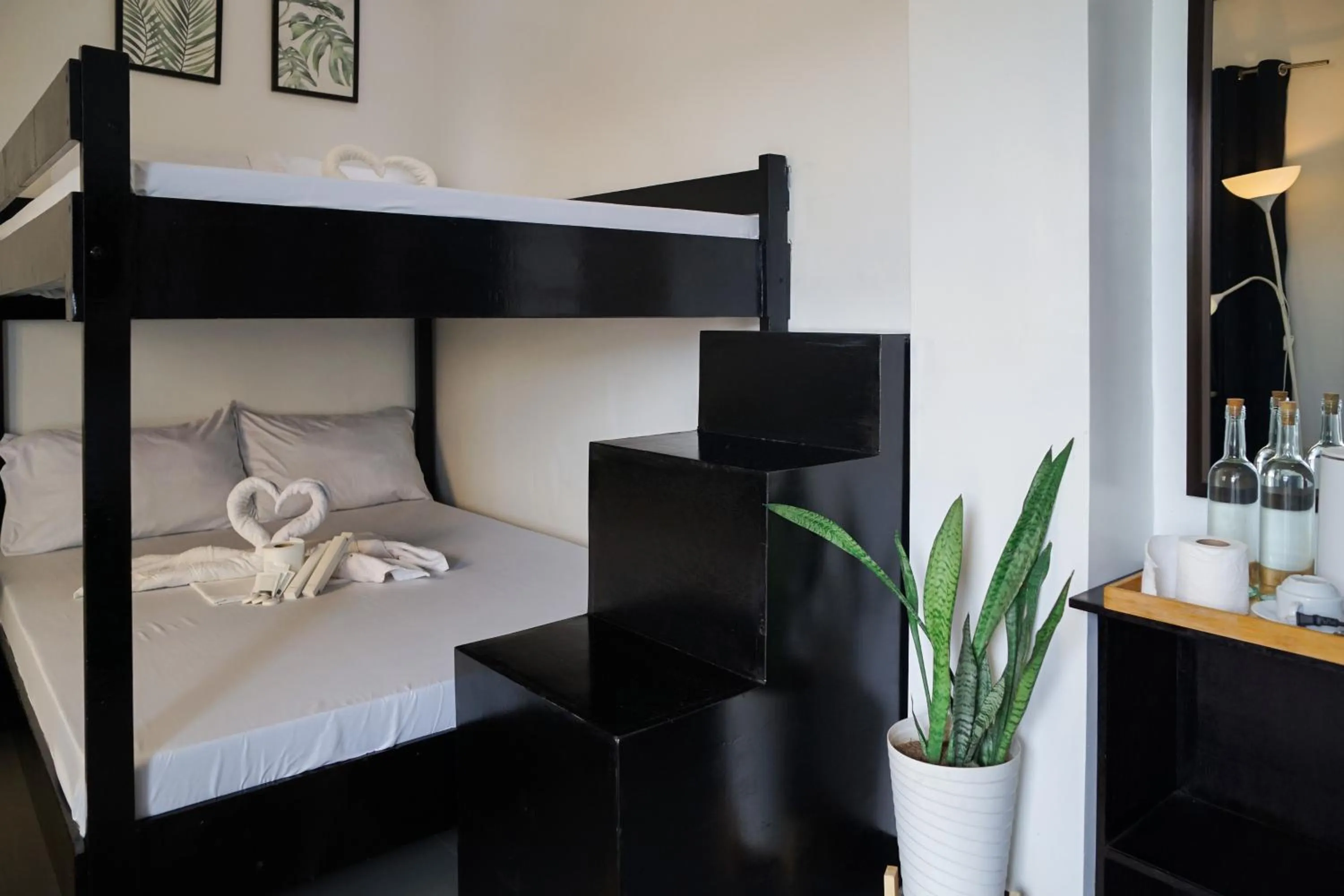 bunk bed, Bed in The Palms Resort & Bar