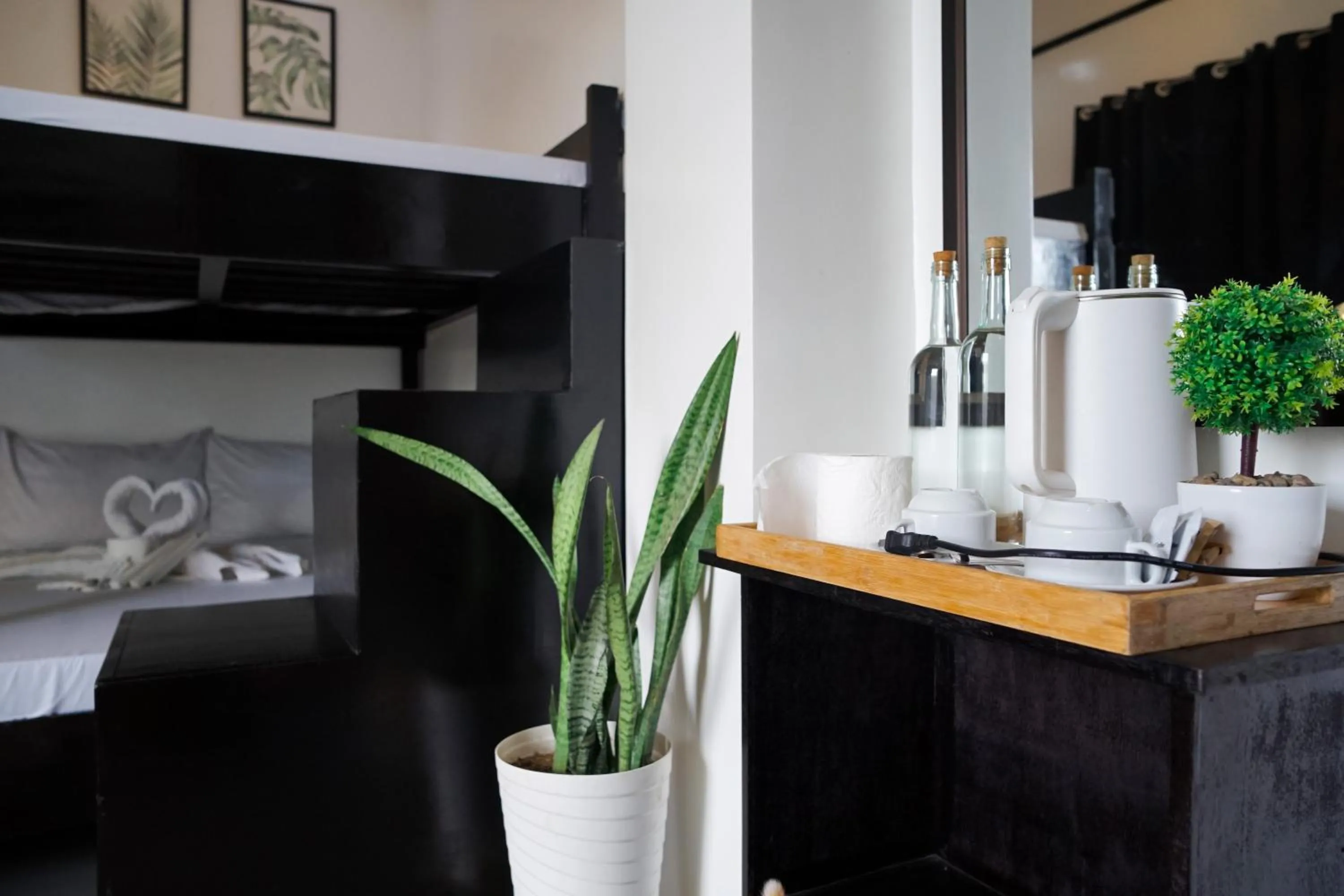 Bedroom, Bed in The Palms Resort & Bar