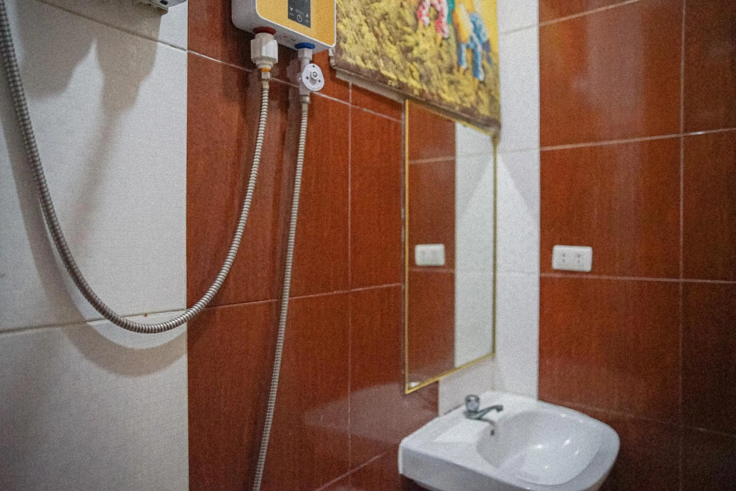 Shower in The Palms Resort & Bar