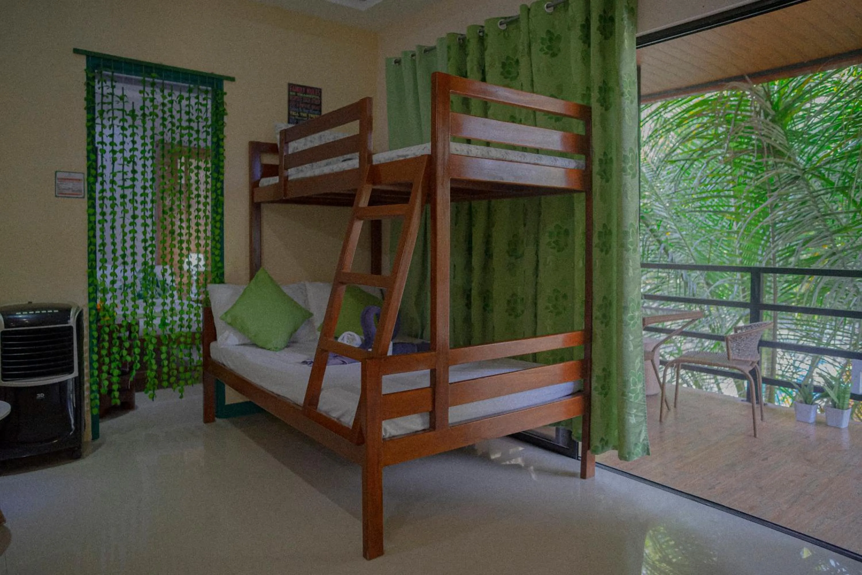 bunk bed, Bed in The Palms Resort & Bar