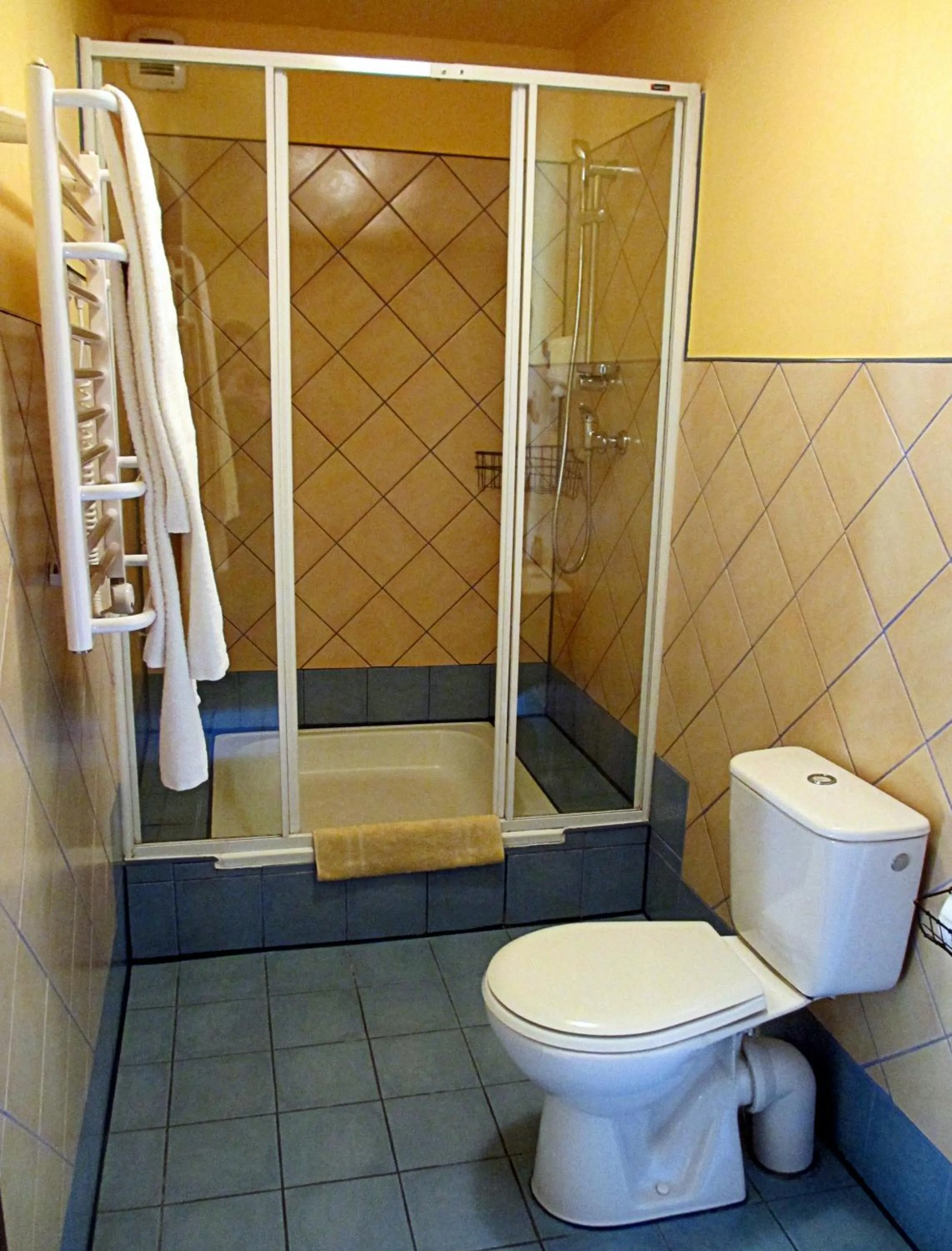 Bathroom in Globtroter Guest House