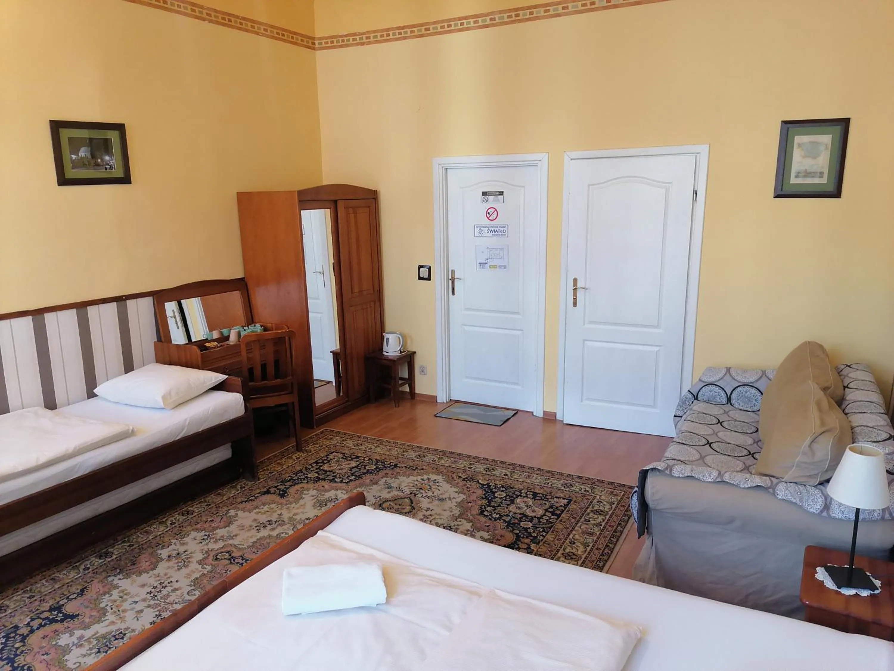 Photo of the whole room, Bed in Globtroter Guest House