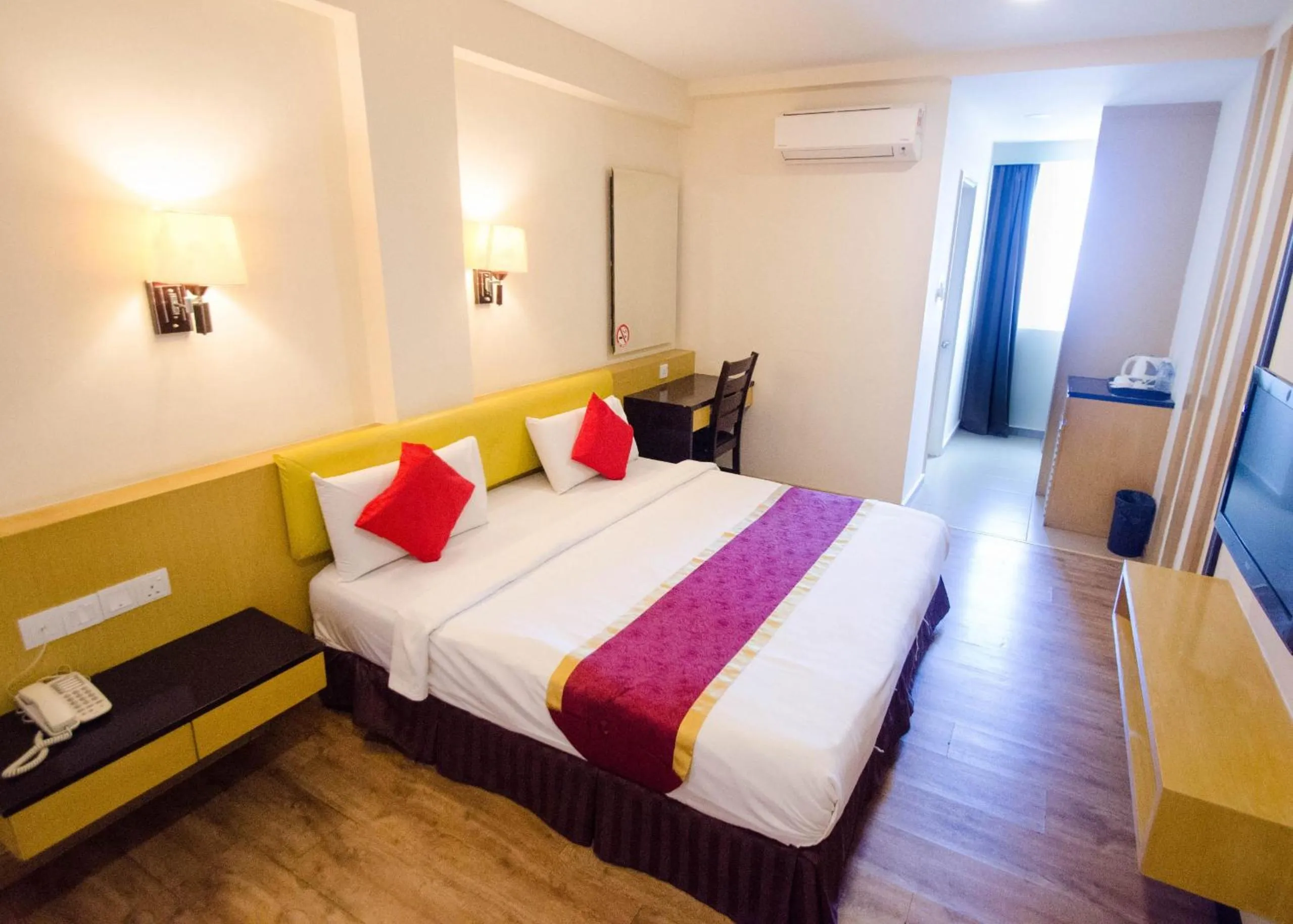 Photo of the whole room, Bed in GRAND EASTERN HOTEL SDN BHD