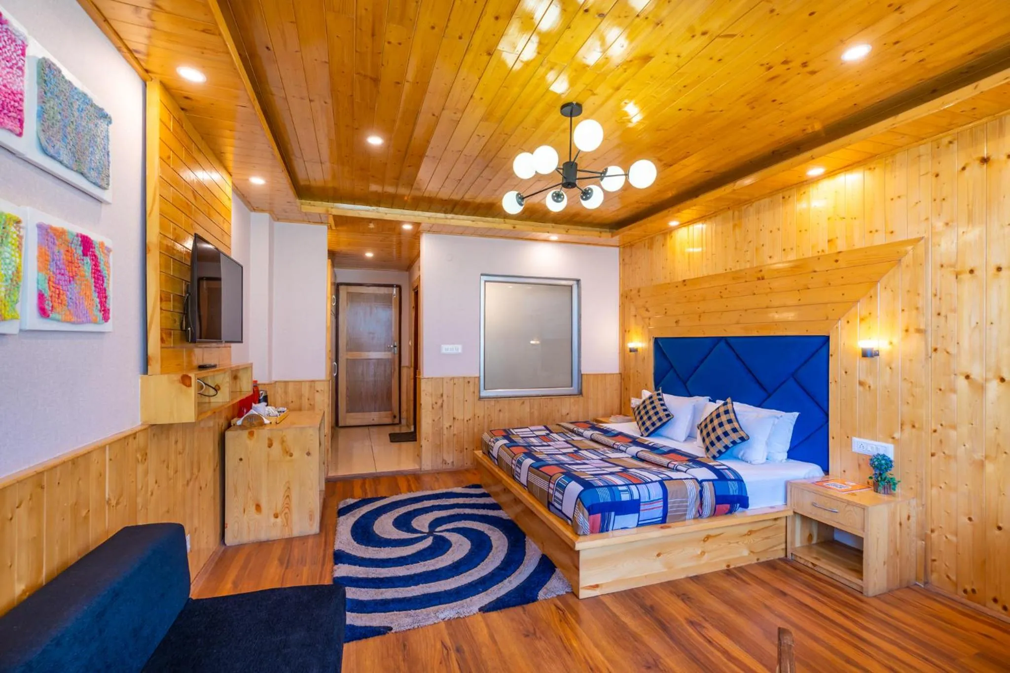 Bed in The 14 Gables, A Boutique Stay, Manali - Pet Friendly Hotel - Crown Palace