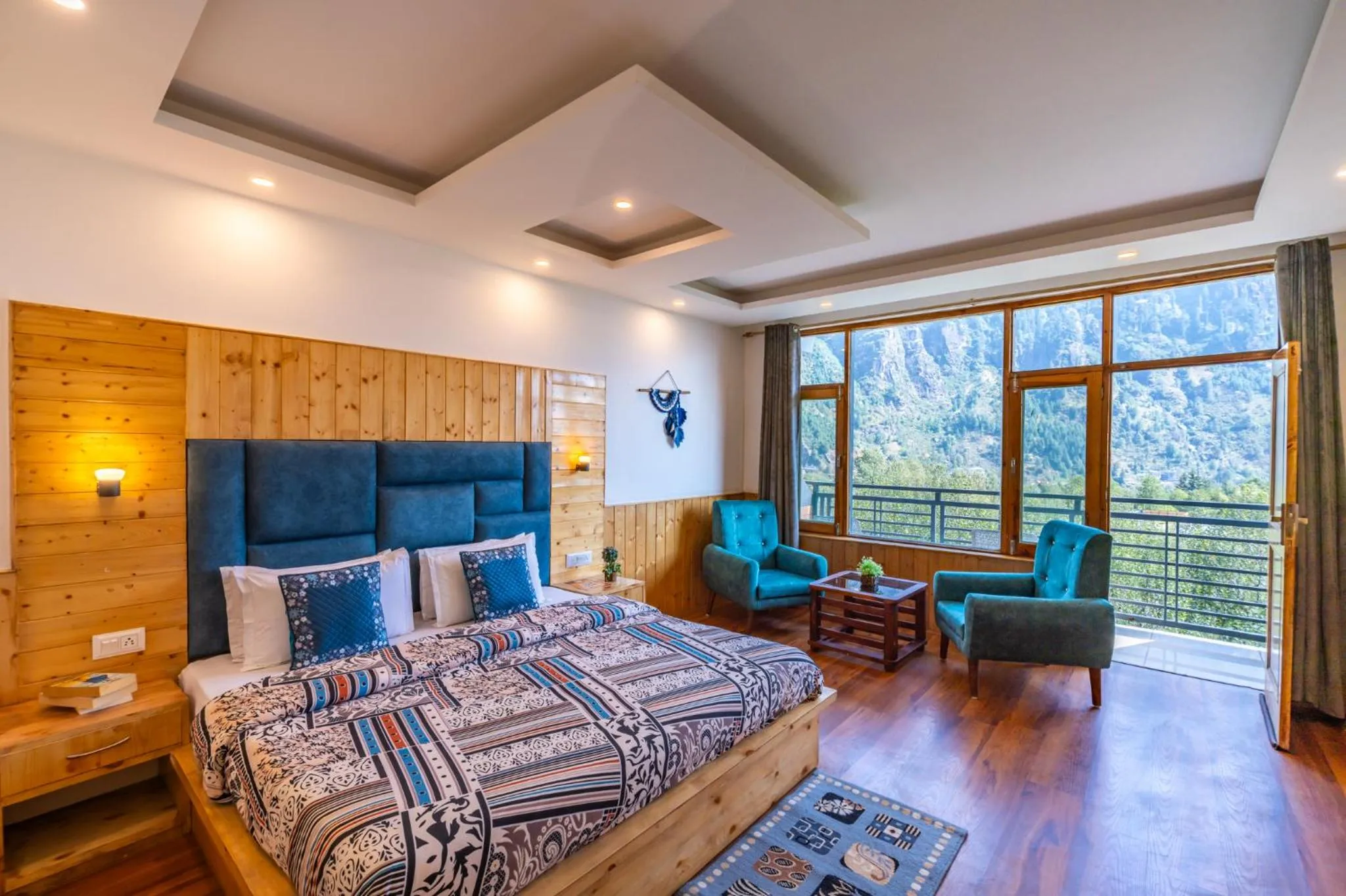 Bed in The 14 Gables, A Boutique Stay, Manali - Pet Friendly Hotel - Crown Palace