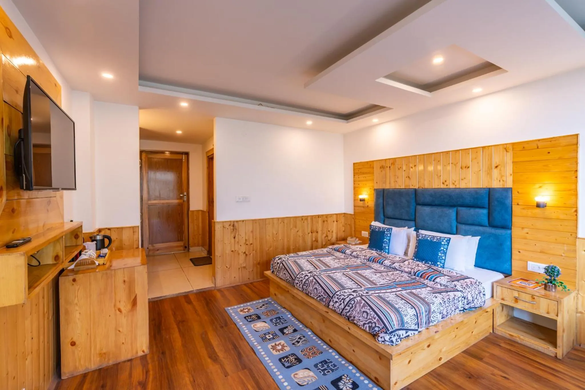 Photo of the whole room, Bed in The 14 Gables, A Boutique Stay, Manali - Pet Friendly Hotel - Crown Palace