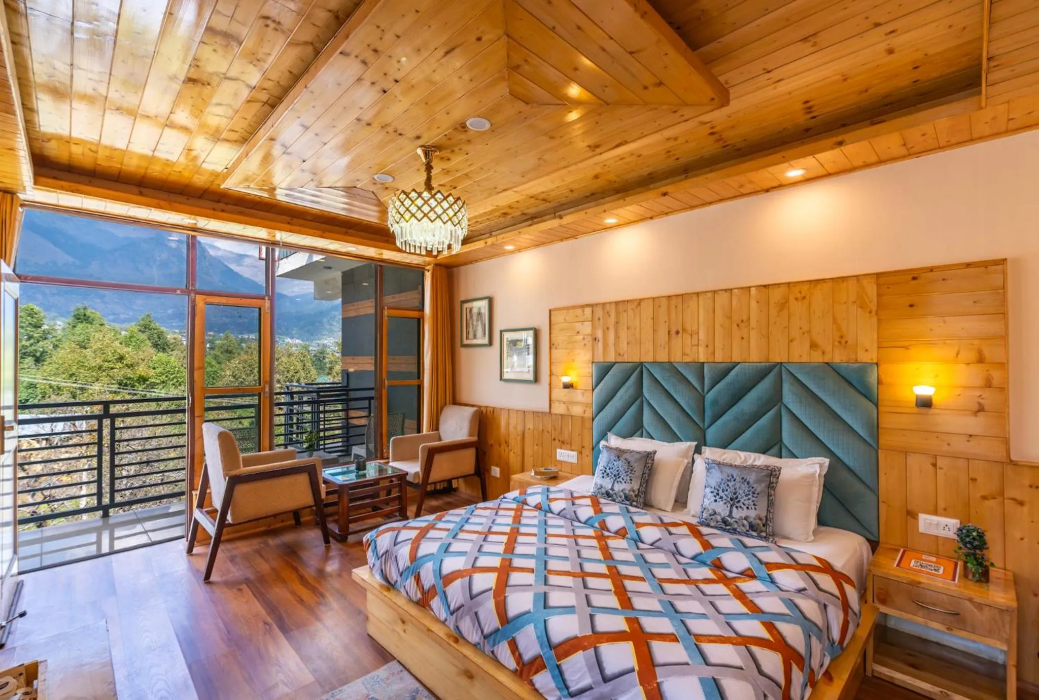 Seating area, Bed in The 14 Gables, A Boutique Stay, Manali - Pet Friendly Hotel - Crown Palace