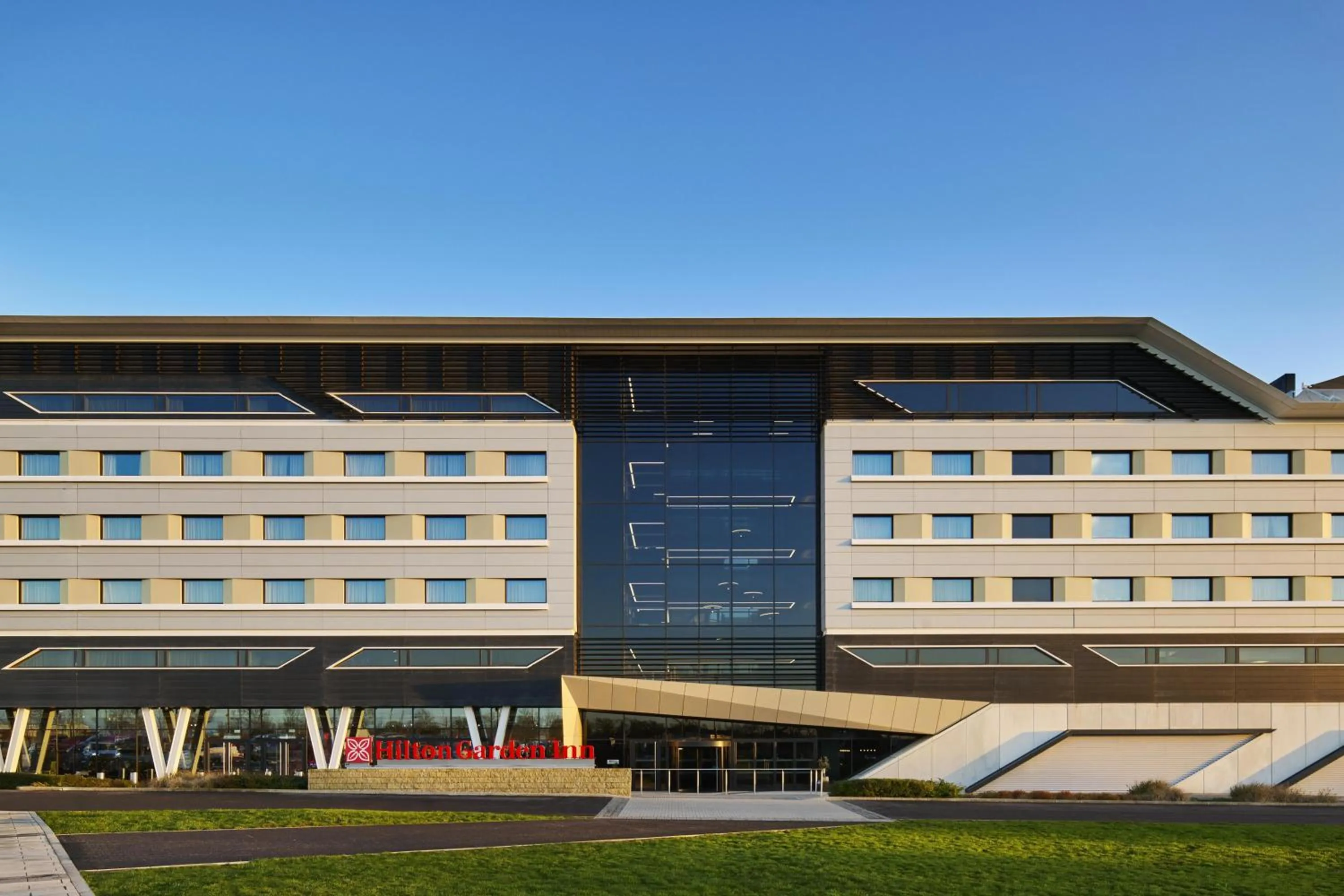 Property building in Hilton Garden Inn Silverstone