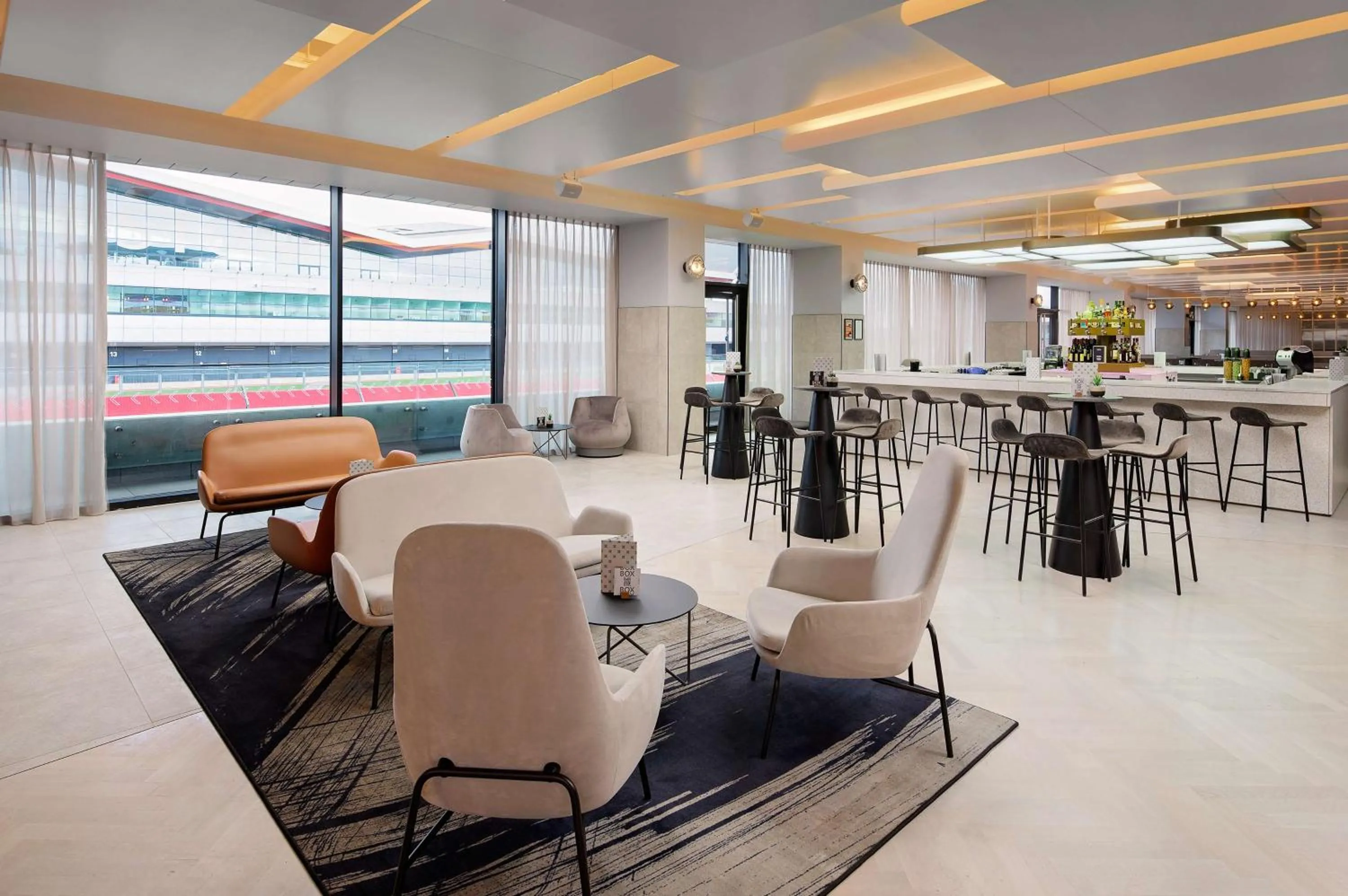 Lounge or bar in Hilton Garden Inn Silverstone