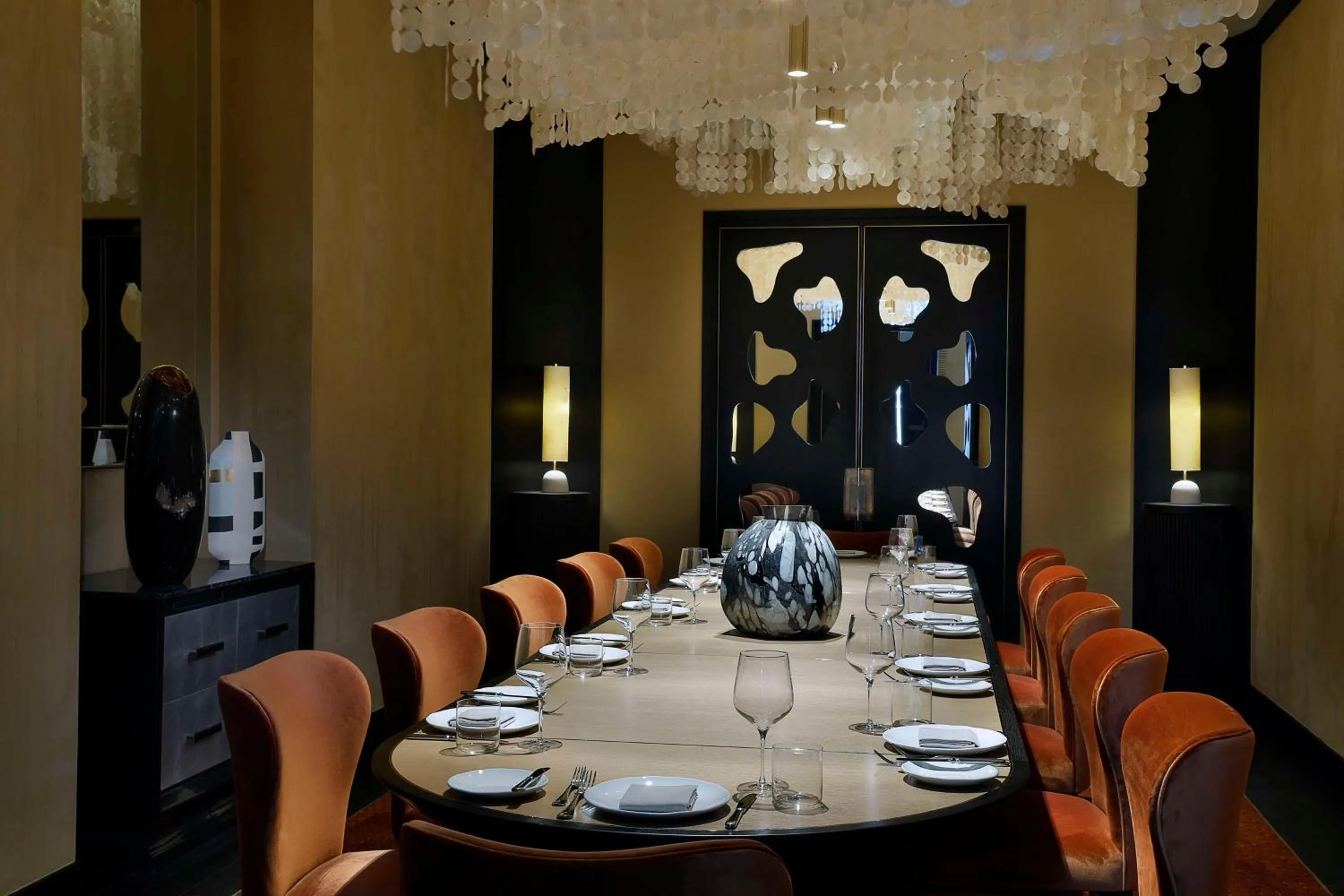 Restaurant/places to eat in Waldorf Astoria Doha Lusail