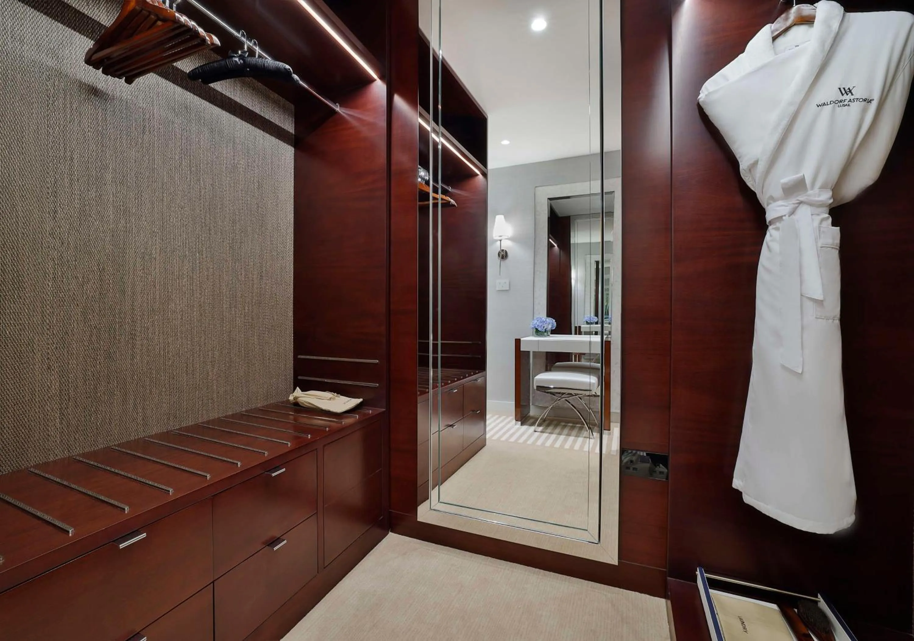 Photo of the whole room, Bed in Waldorf Astoria Doha Lusail